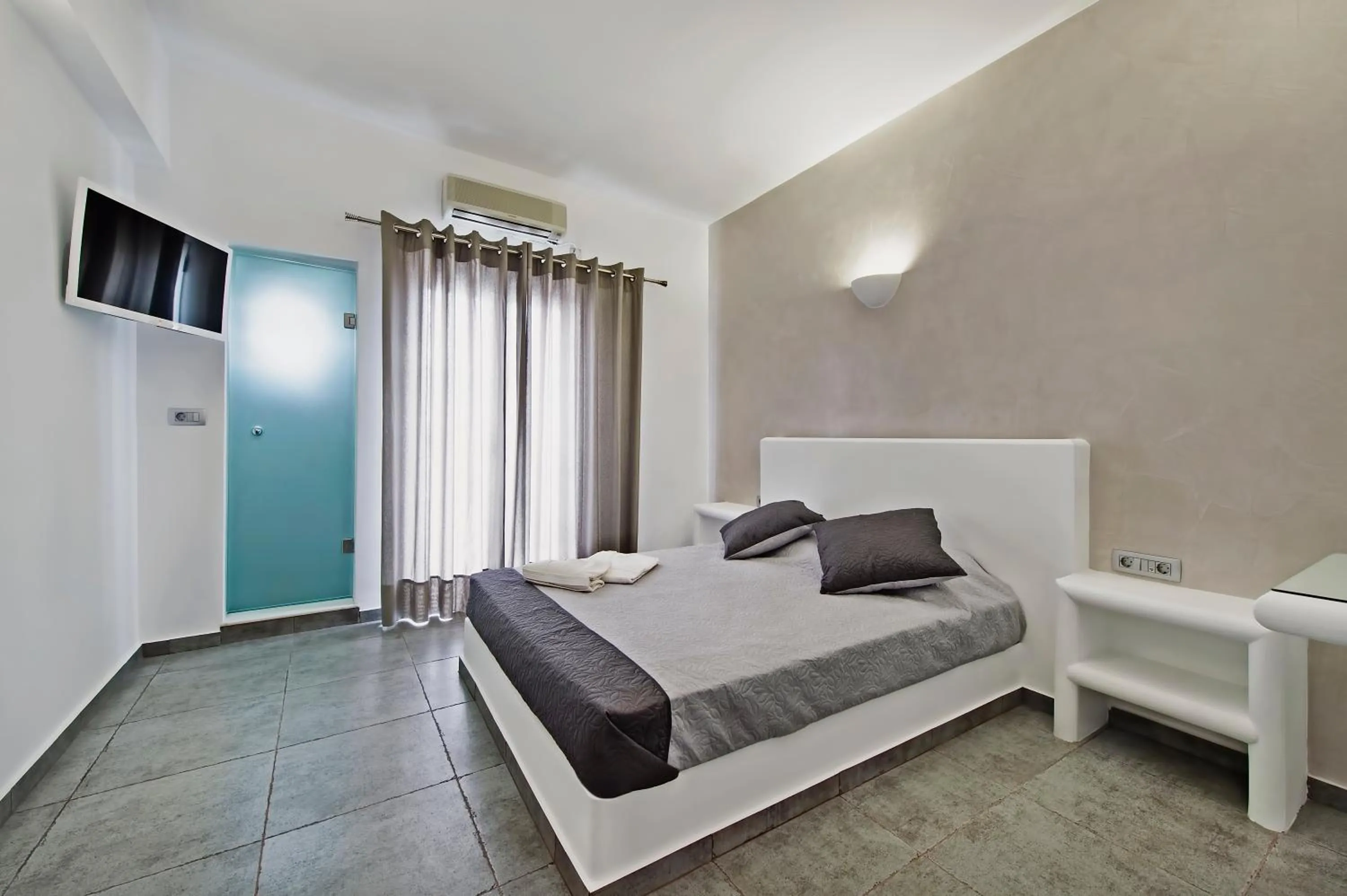 Bedroom, Bed in Gianna Suites