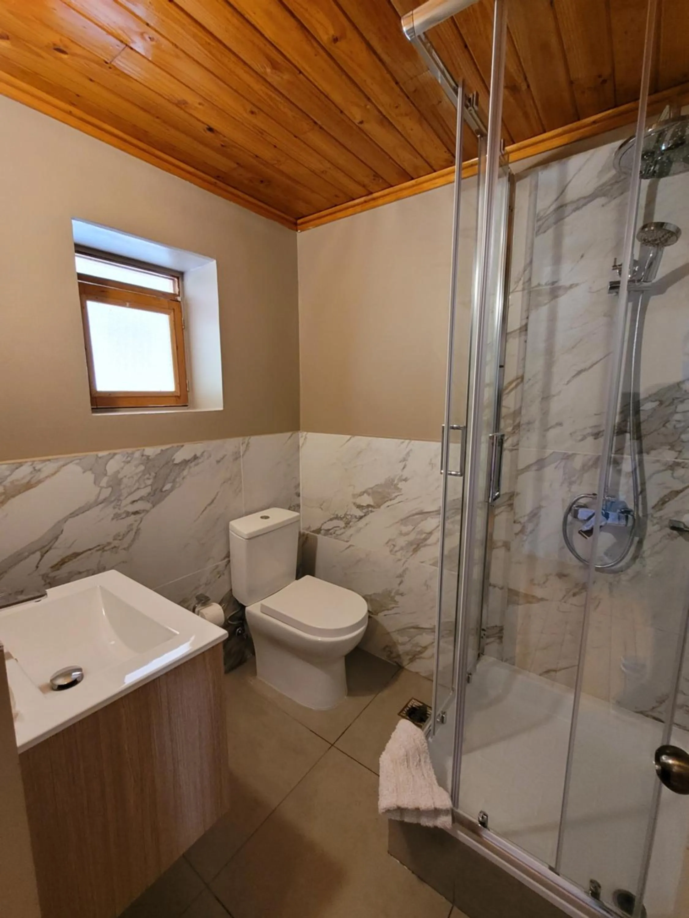 Shower in Hotel El Tesoro de Elqui