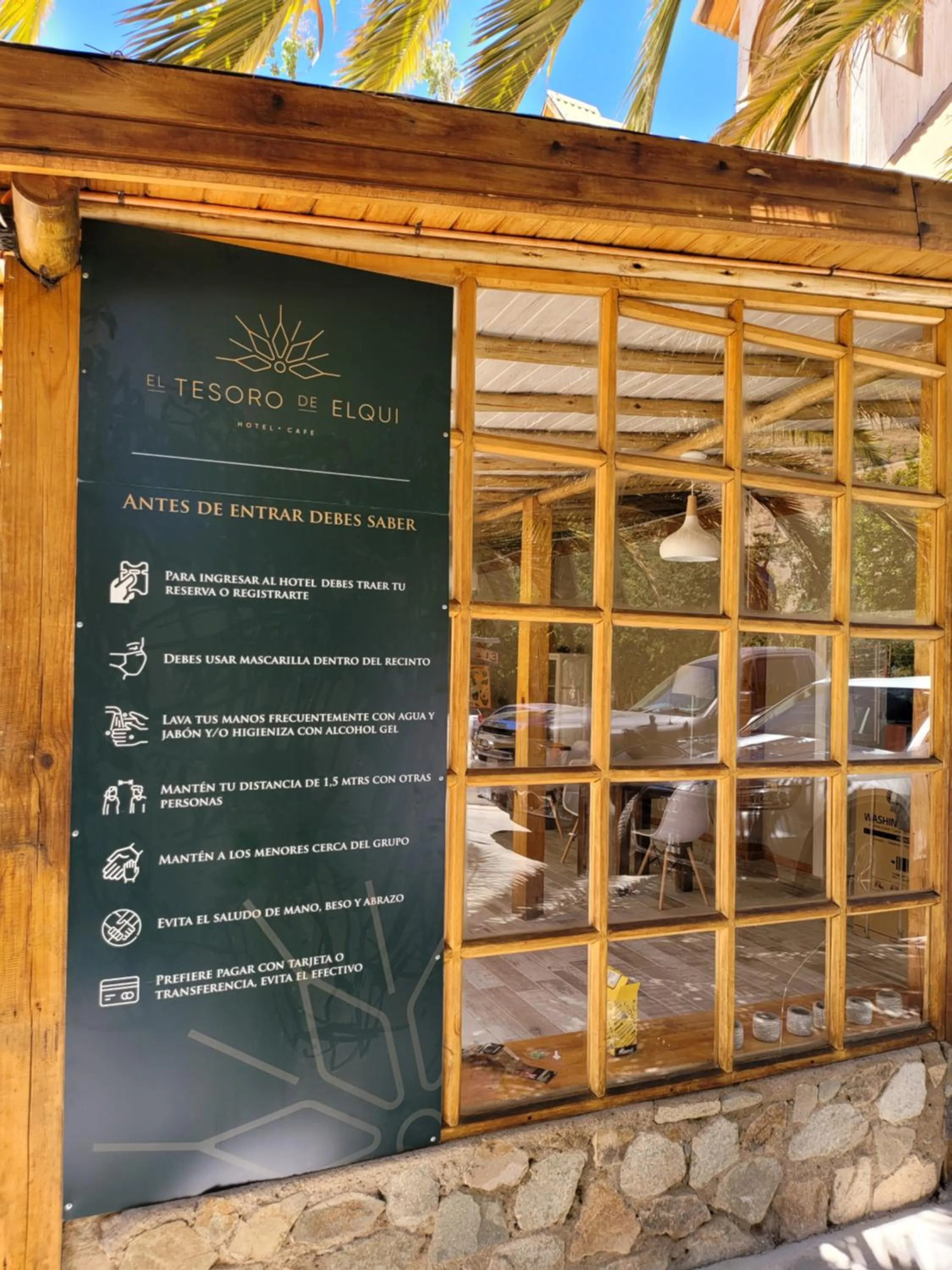 Logo/Certificate/Sign in Hotel El Tesoro de Elqui