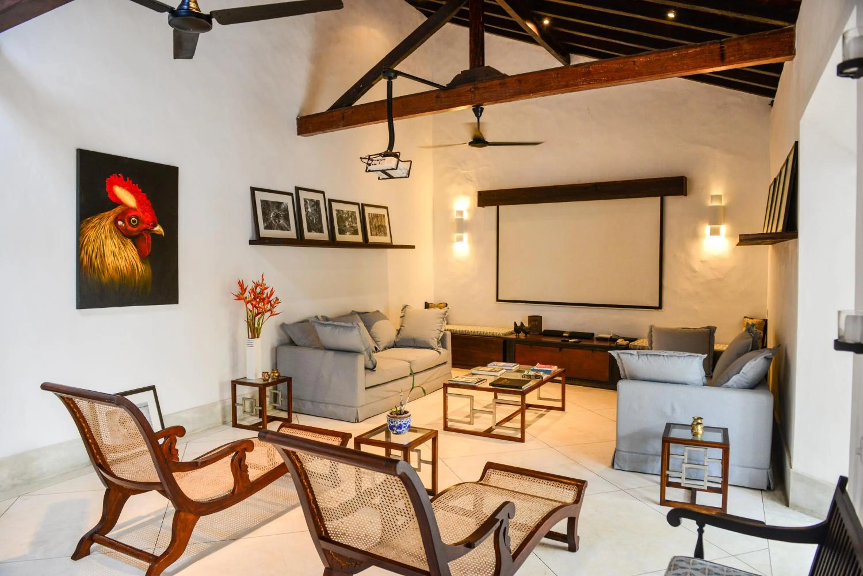 TV and multimedia in 32 Middle Street - 03 Bedrooms villa with private pool