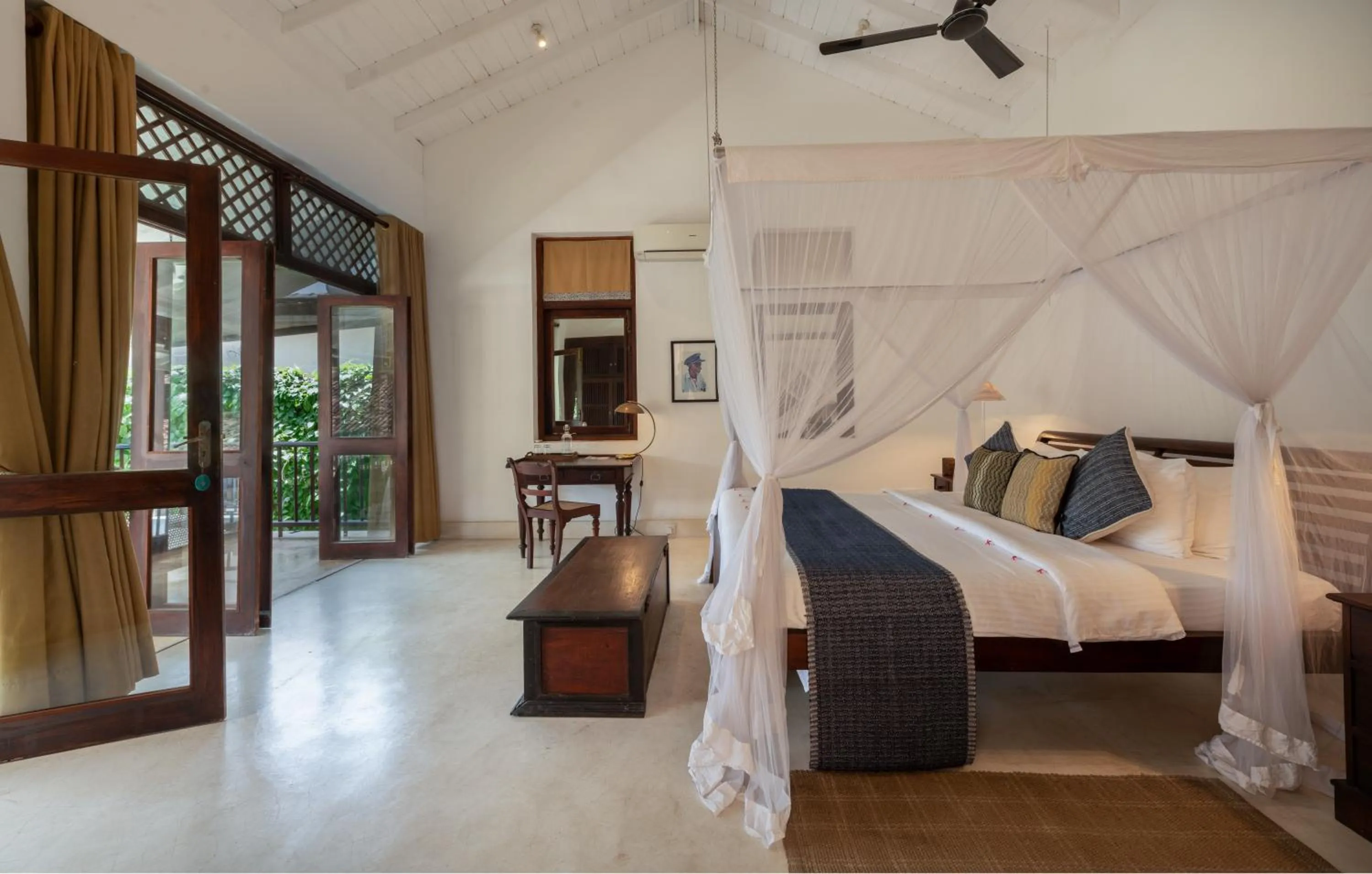 Bed in 32 Middle Street - 03 Bedrooms villa with private pool