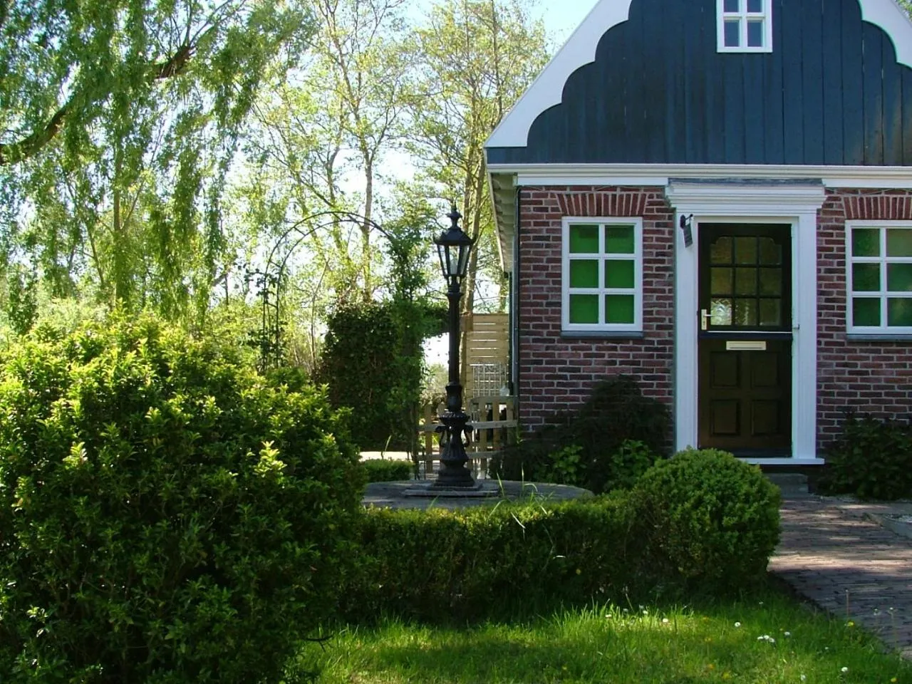 Facade/entrance in B&B Saense huisje