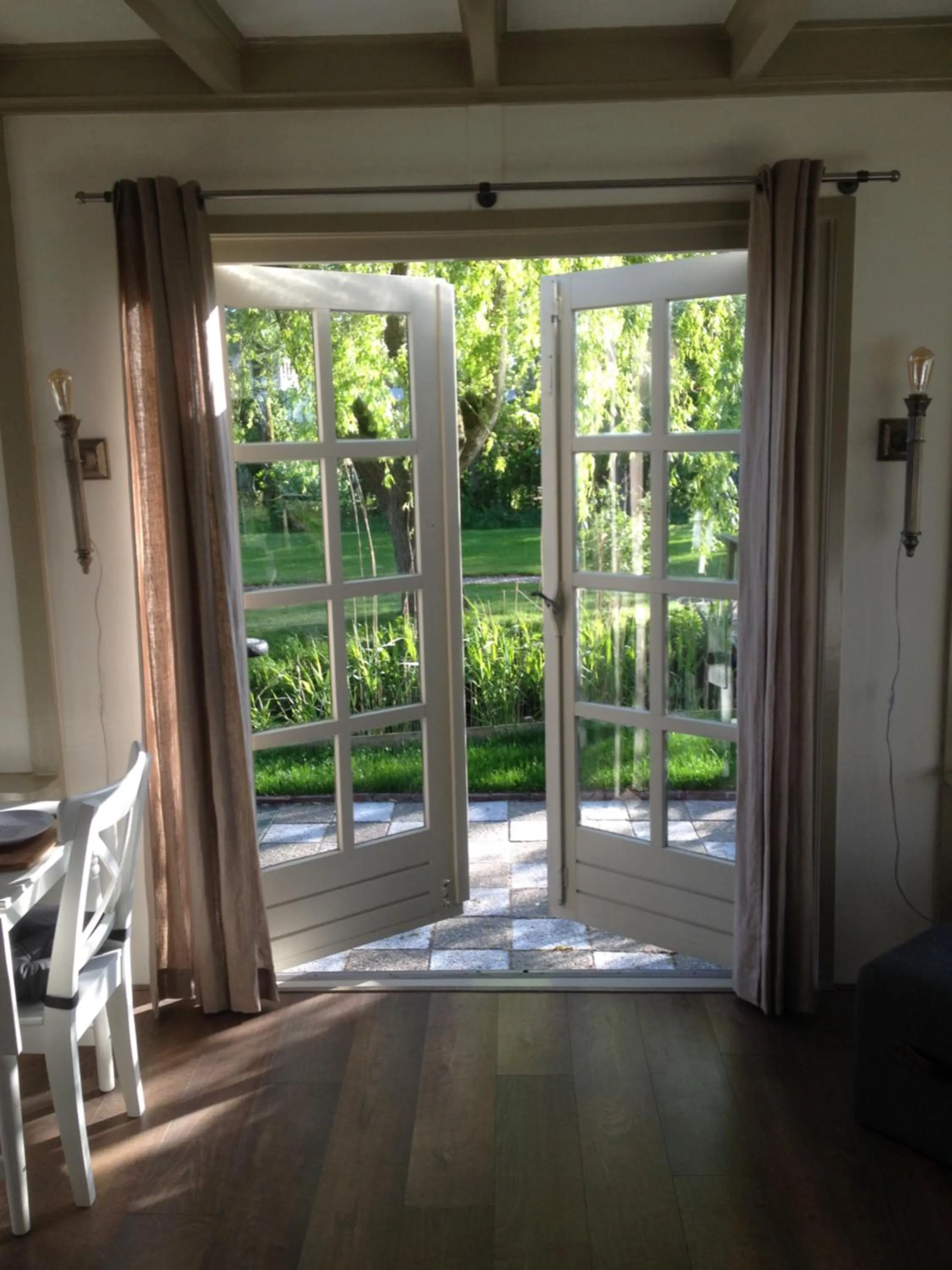 Photo of the whole room in B&B Saense huisje