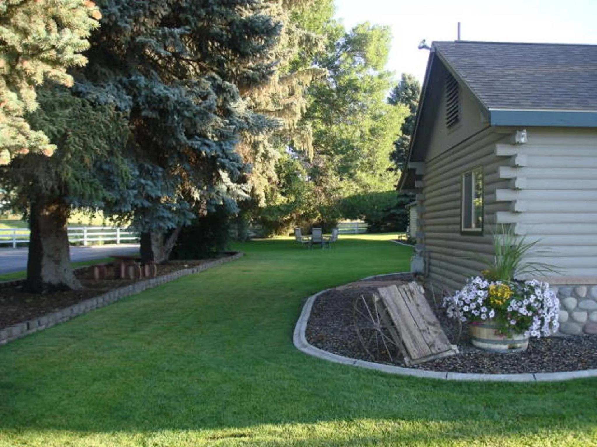 Property building in White River Inn