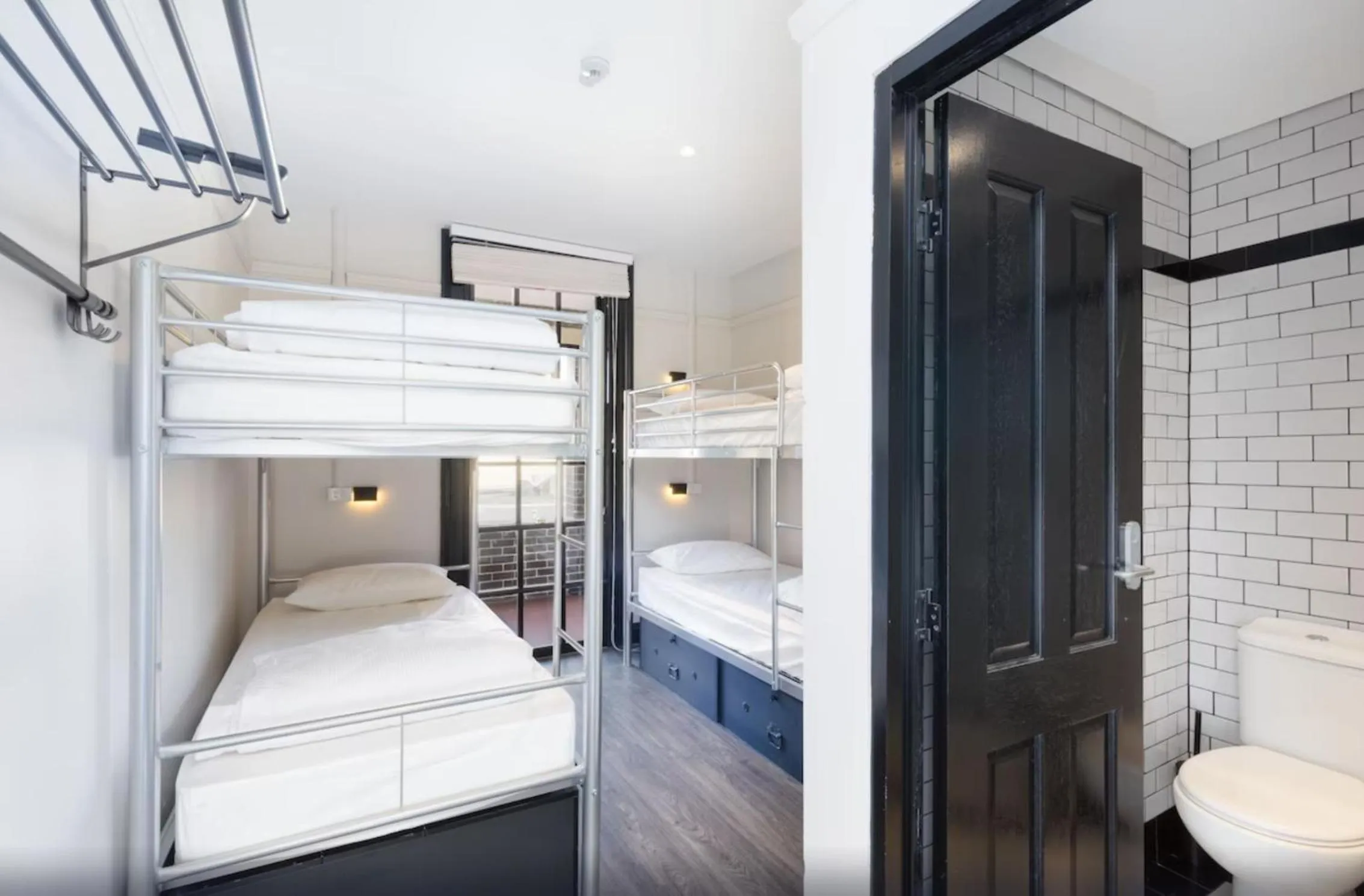 Bed in The Lansdowne Hotel