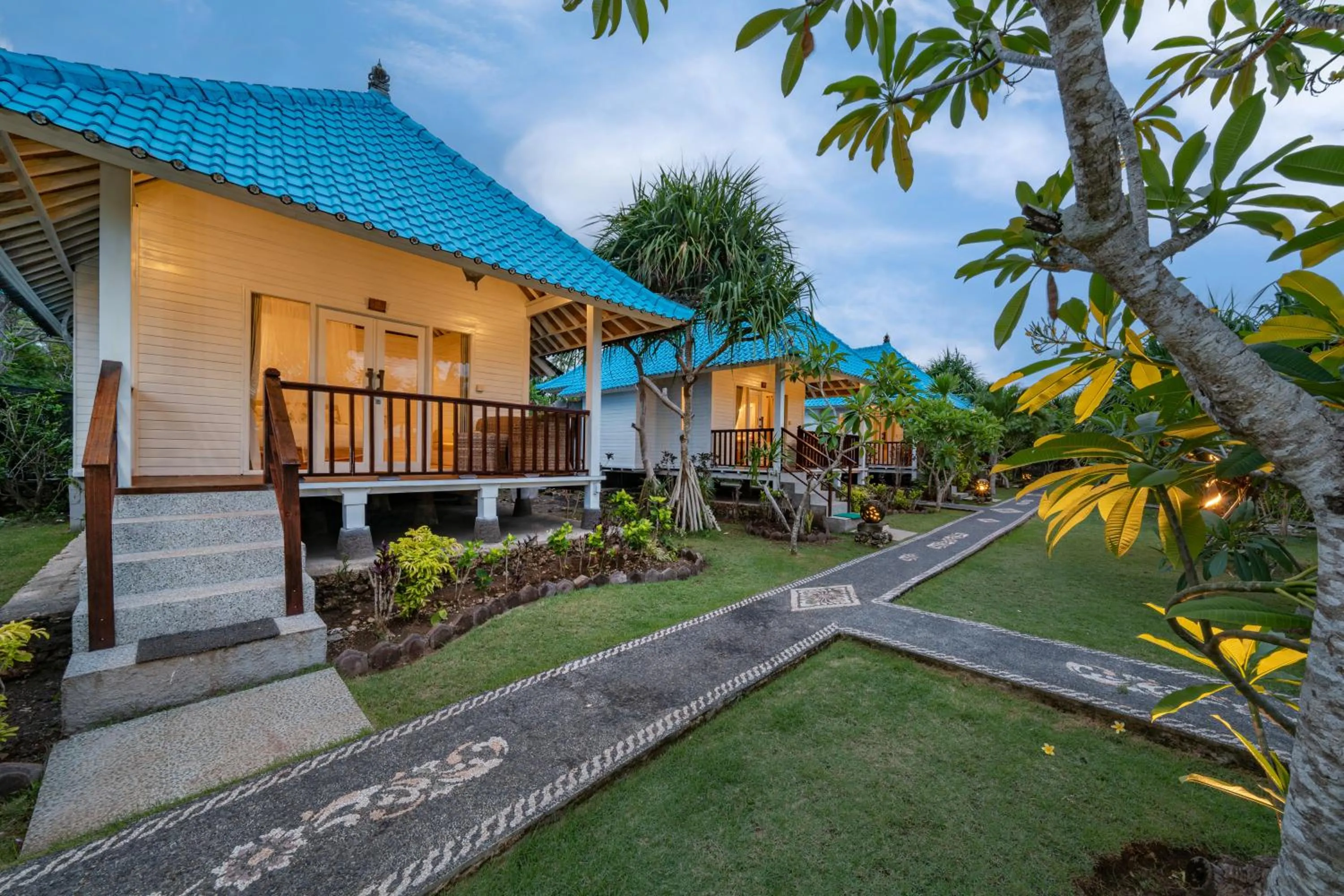 Property building in The Cubang Hut's Lembongan