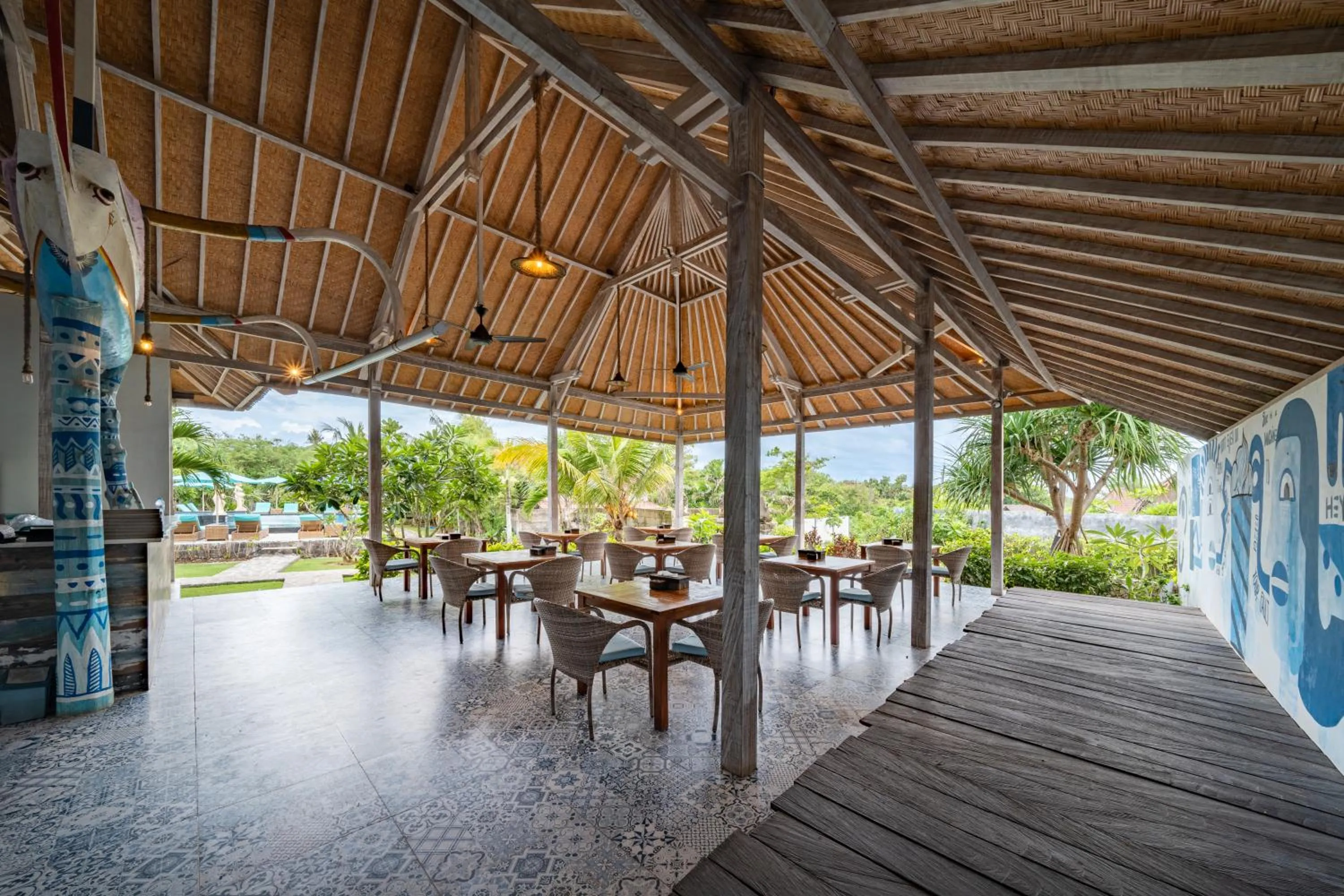 Restaurant/places to eat in The Cubang Hut's Lembongan