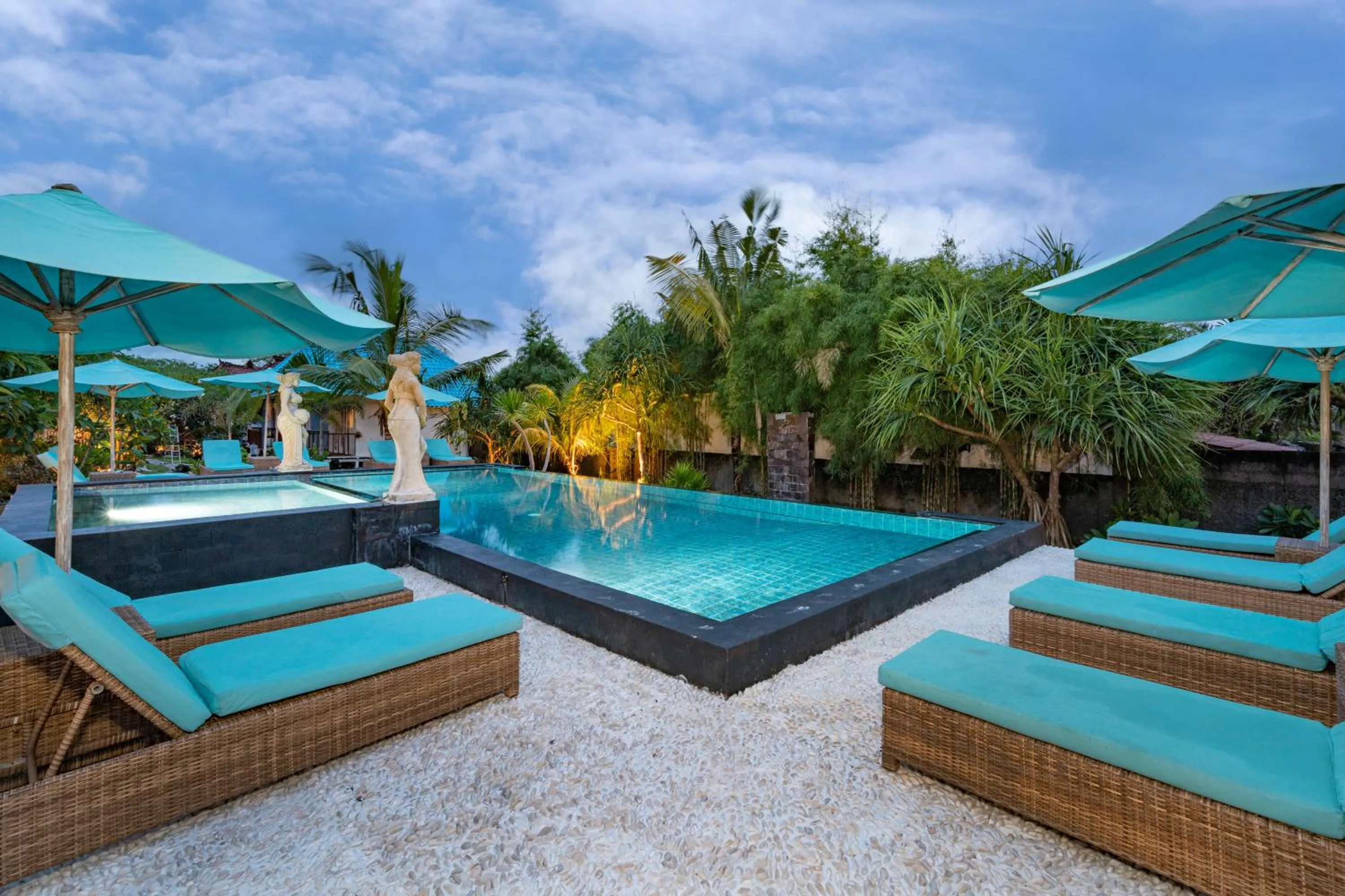 Swimming pool in The Cubang Hut's Lembongan