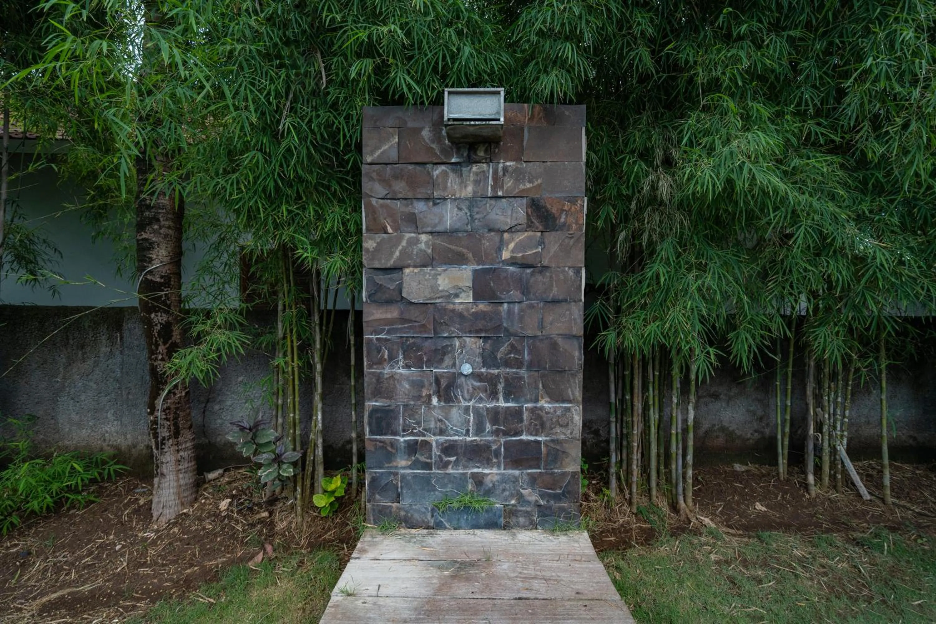 Shower in The Cubang Hut's Lembongan