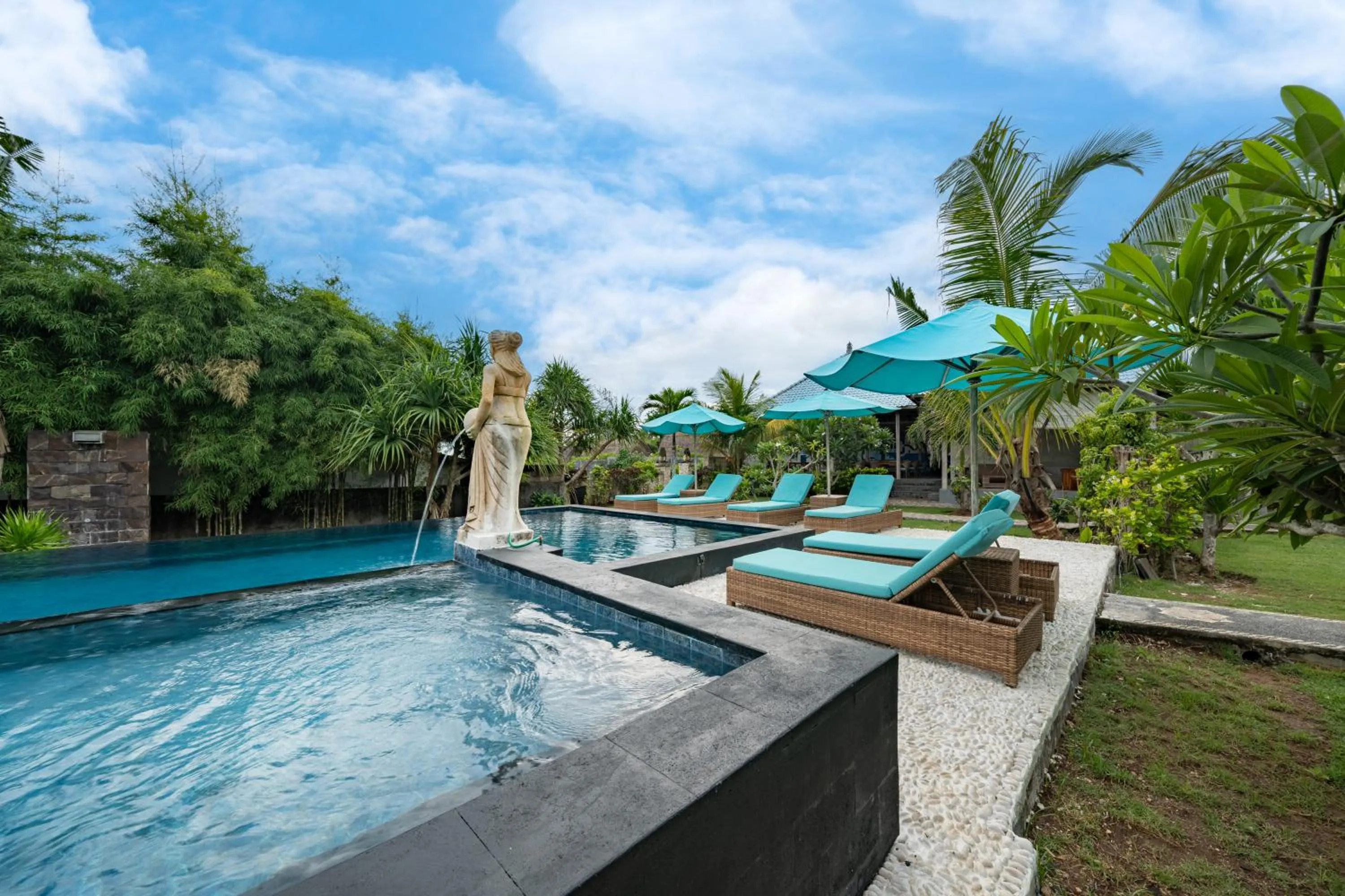 Pool view in The Cubang Hut's Lembongan
