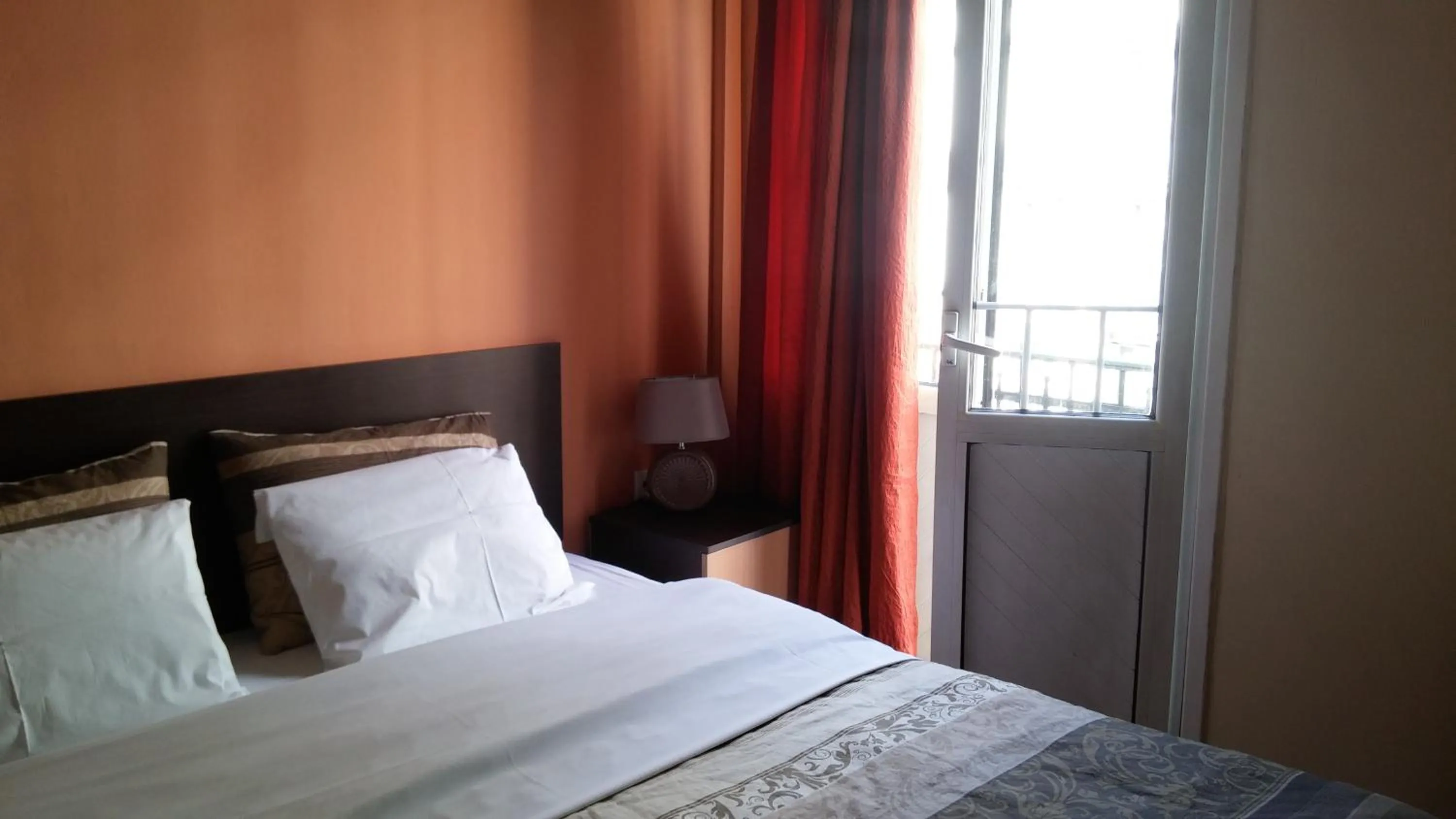 Bedroom, Bed in Alexandria Hotel