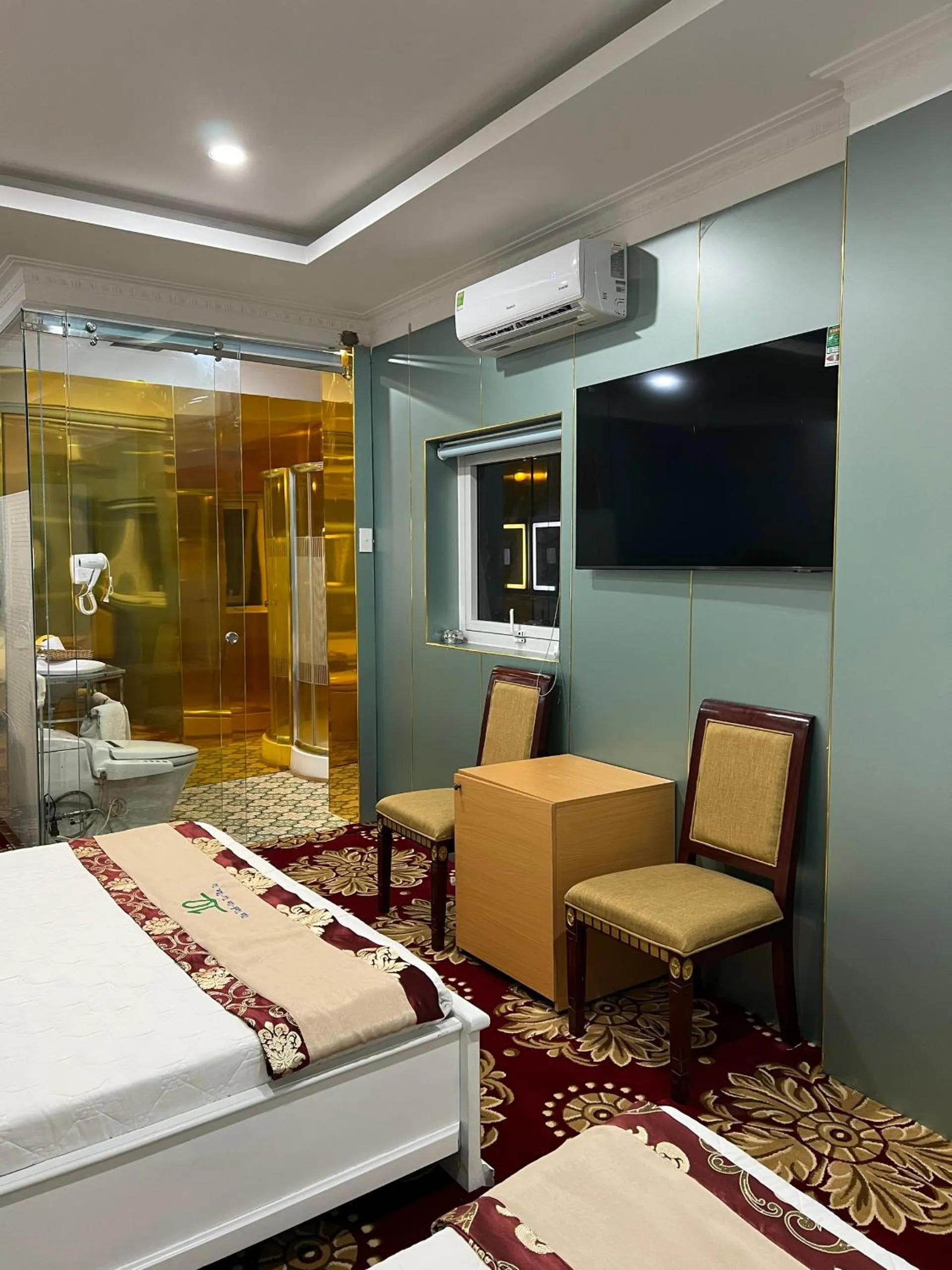 Bed in Nhat Quy Hotel