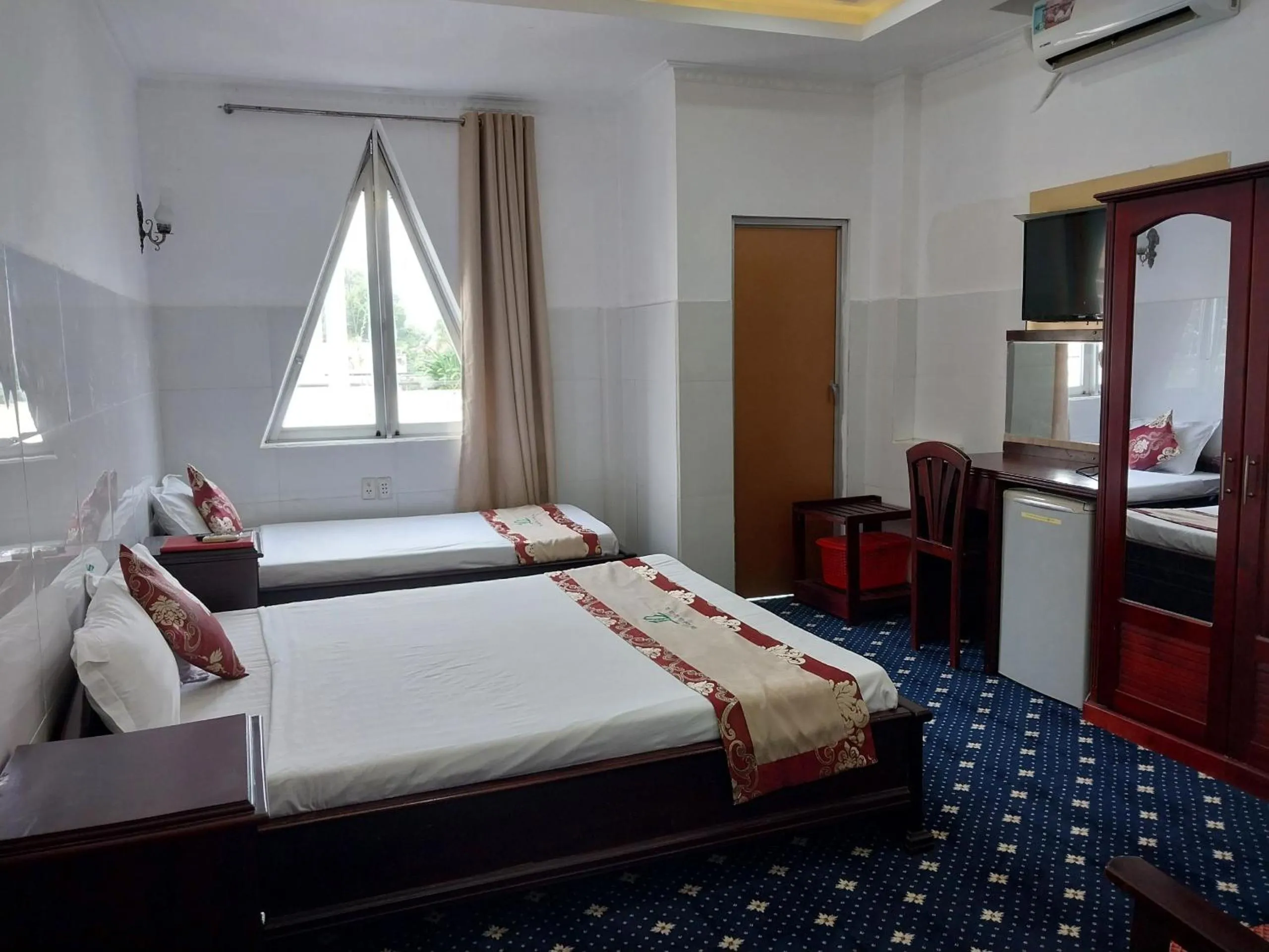 Bed in Nhat Quy Hotel