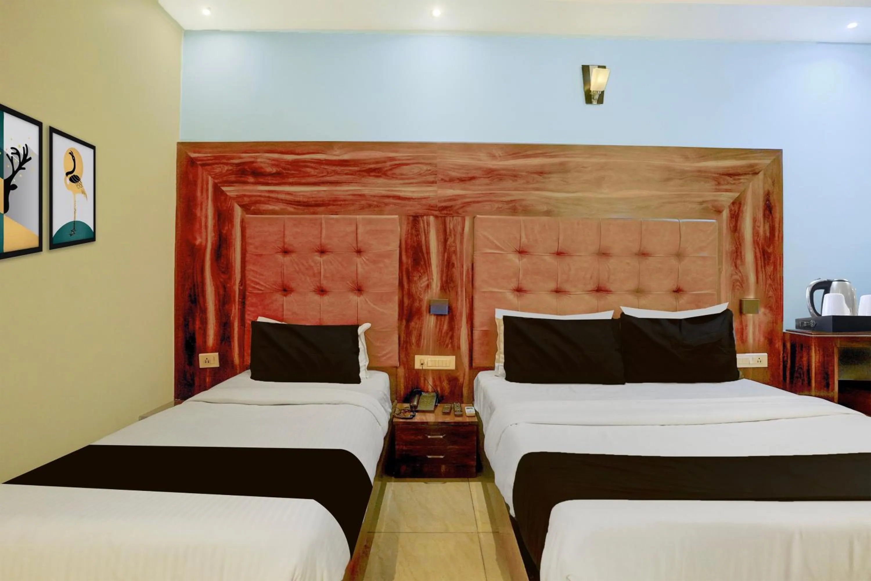 Bedroom, Bed in Super Townhouse Andheri Sakinaka Metro Formerly Hotel Amour