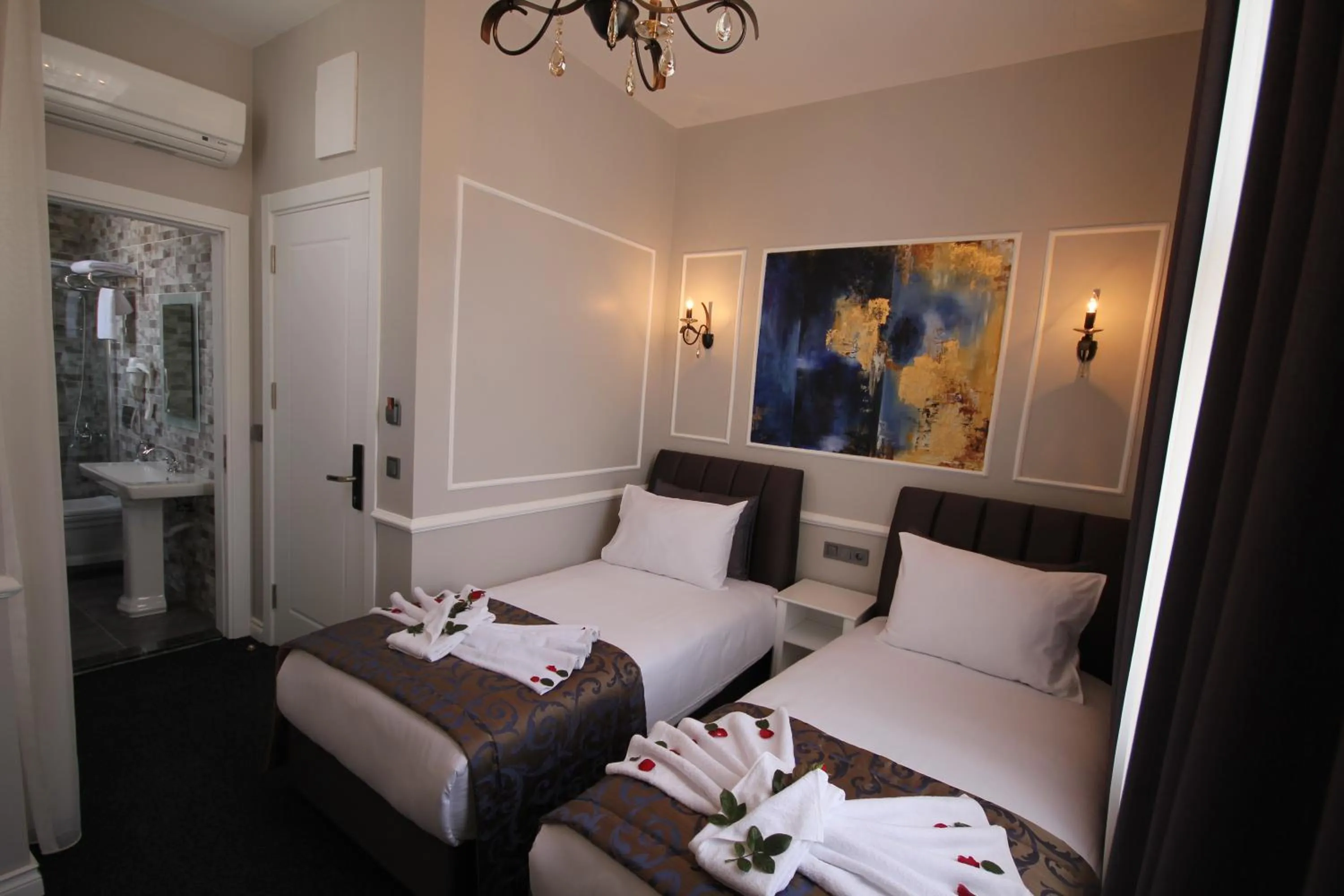 Photo of the whole room, Bed in Hotel Naumpasa Konagi