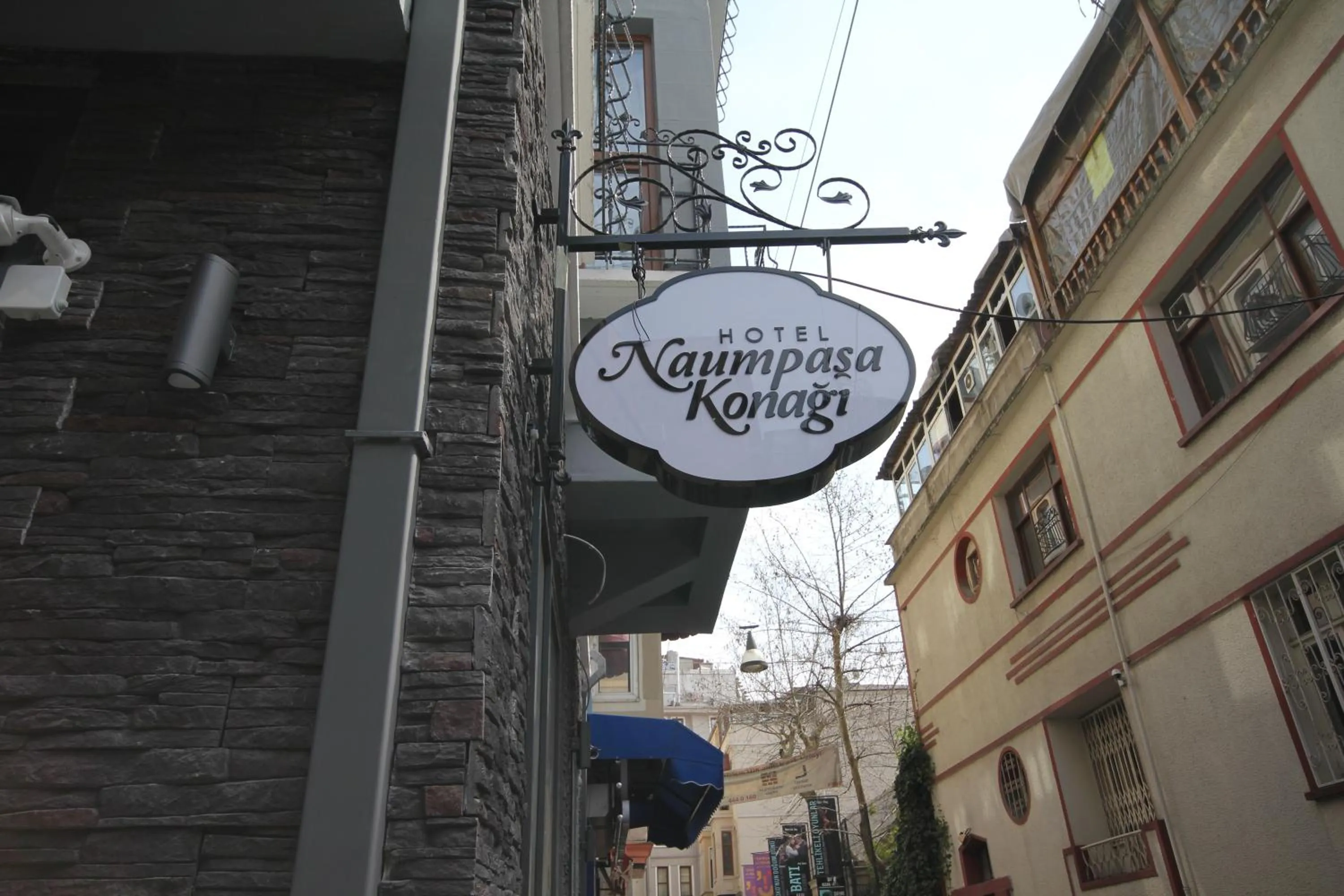 Off site in Hotel Naumpasa Konagi