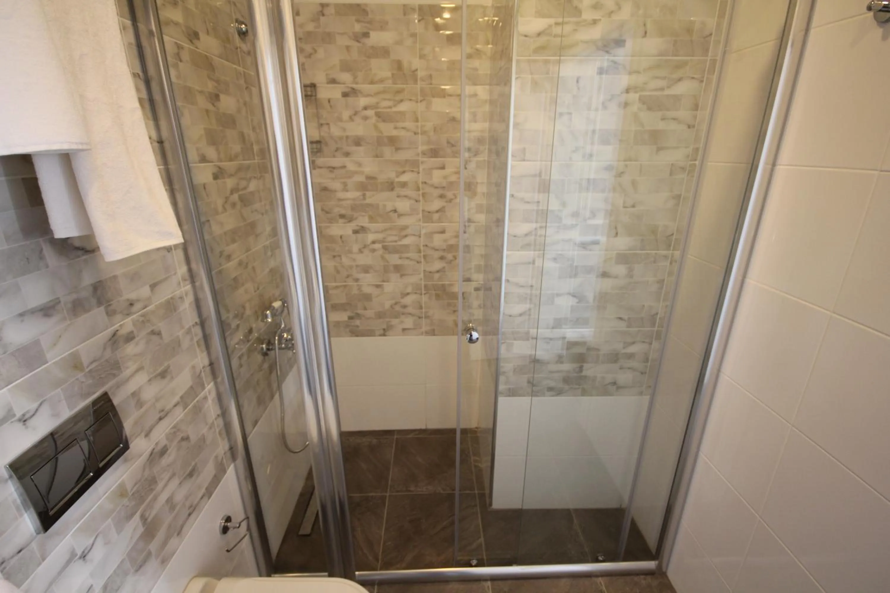 Photo of the whole room in Hotel Naumpasa Konagi