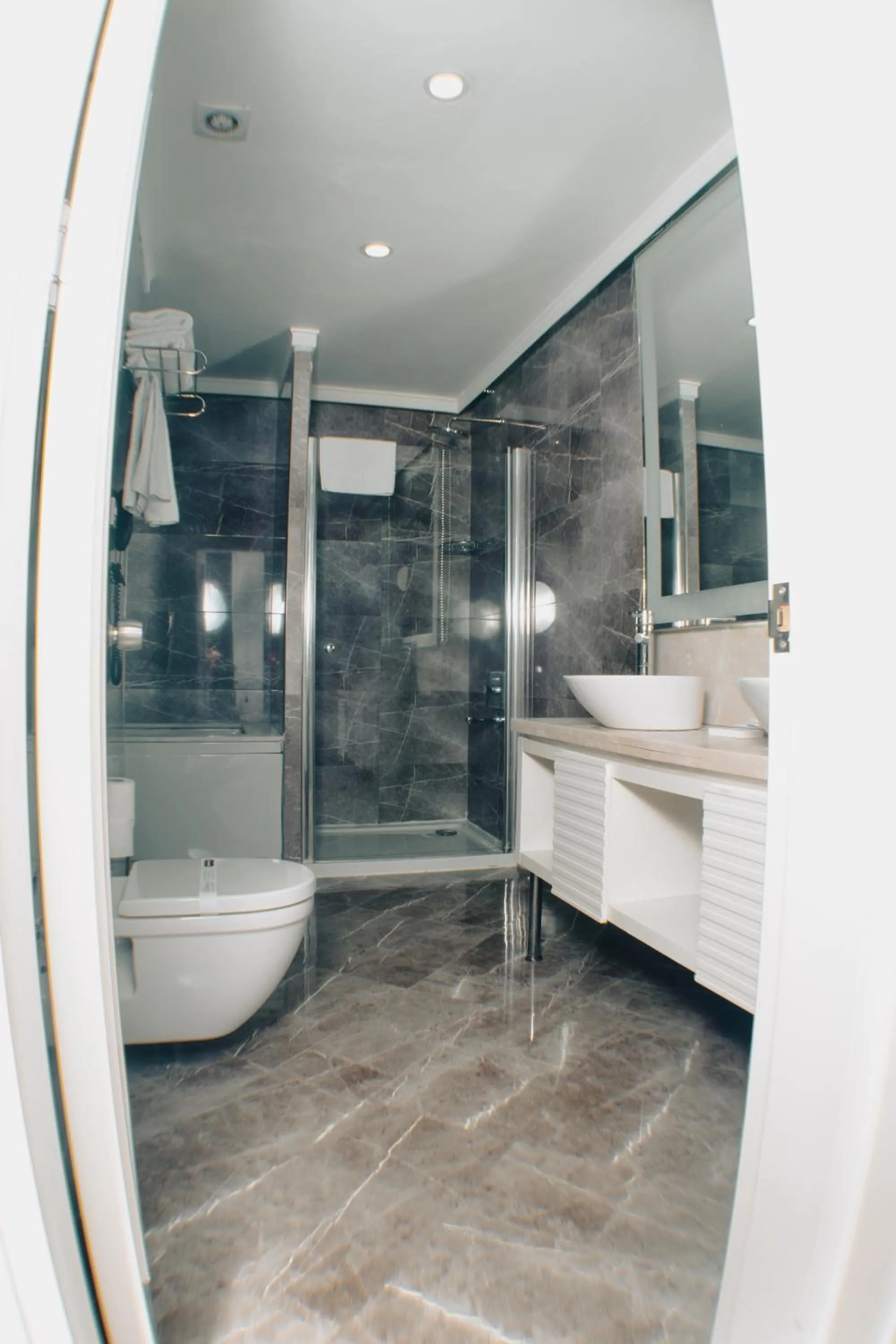 Toilet in City Center Hotel Taksim İstanbul