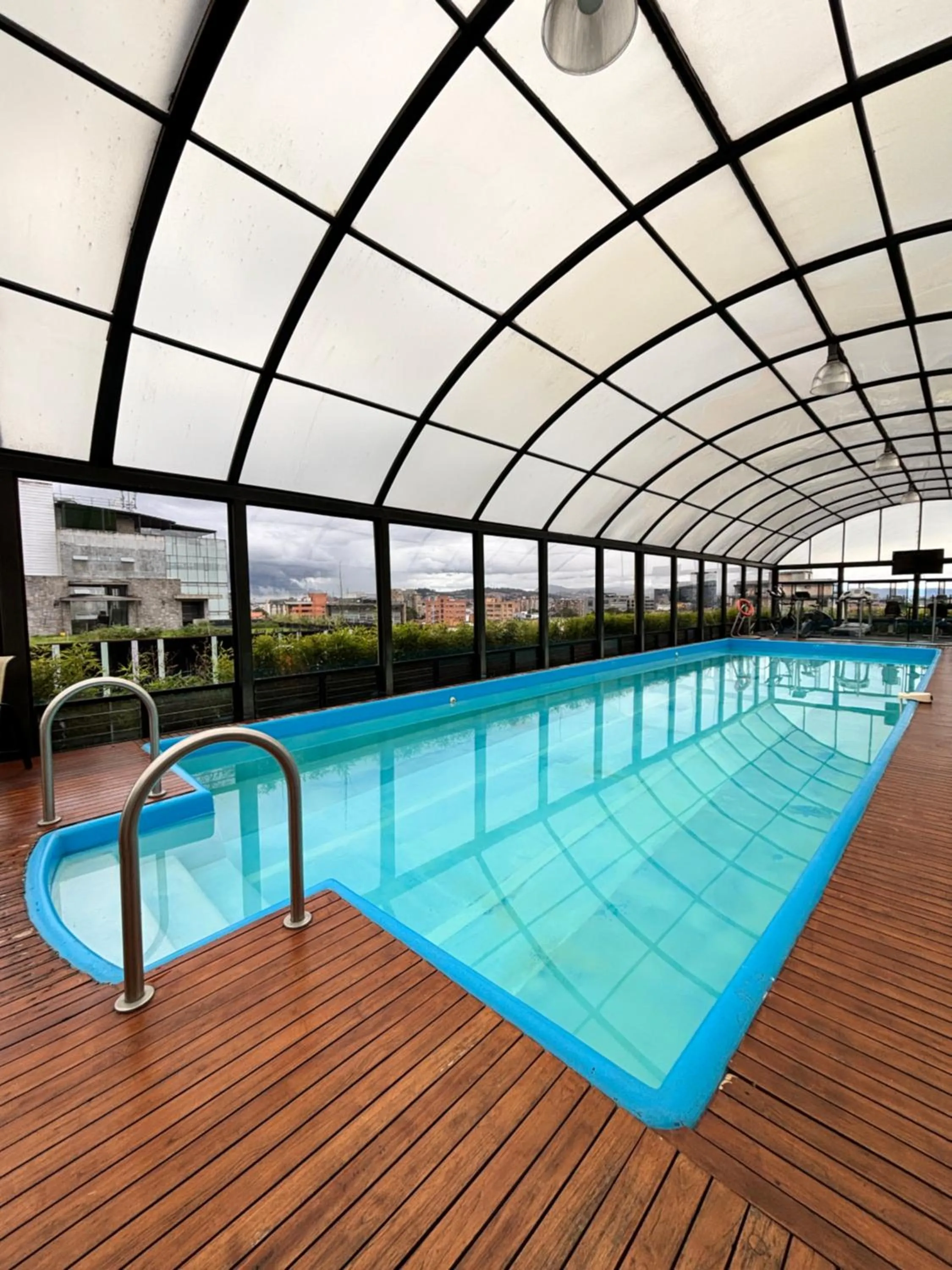 Swimming pool in Cosmos 100 Hotel & Centro de Convenciones - Hoteles Cosmos
