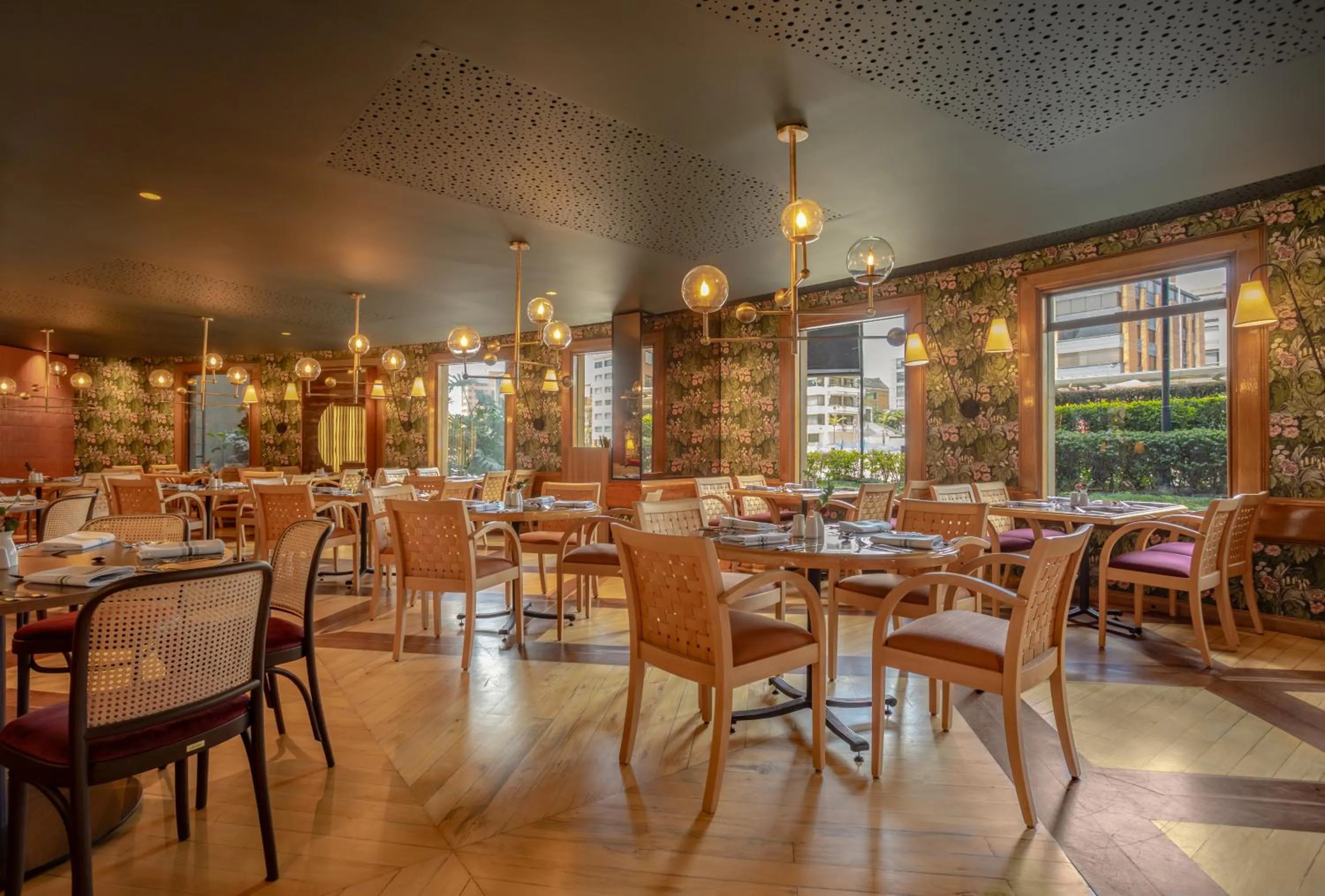 Restaurant/places to eat in Cosmos 100 Hotel & Centro de Convenciones - Hoteles Cosmos