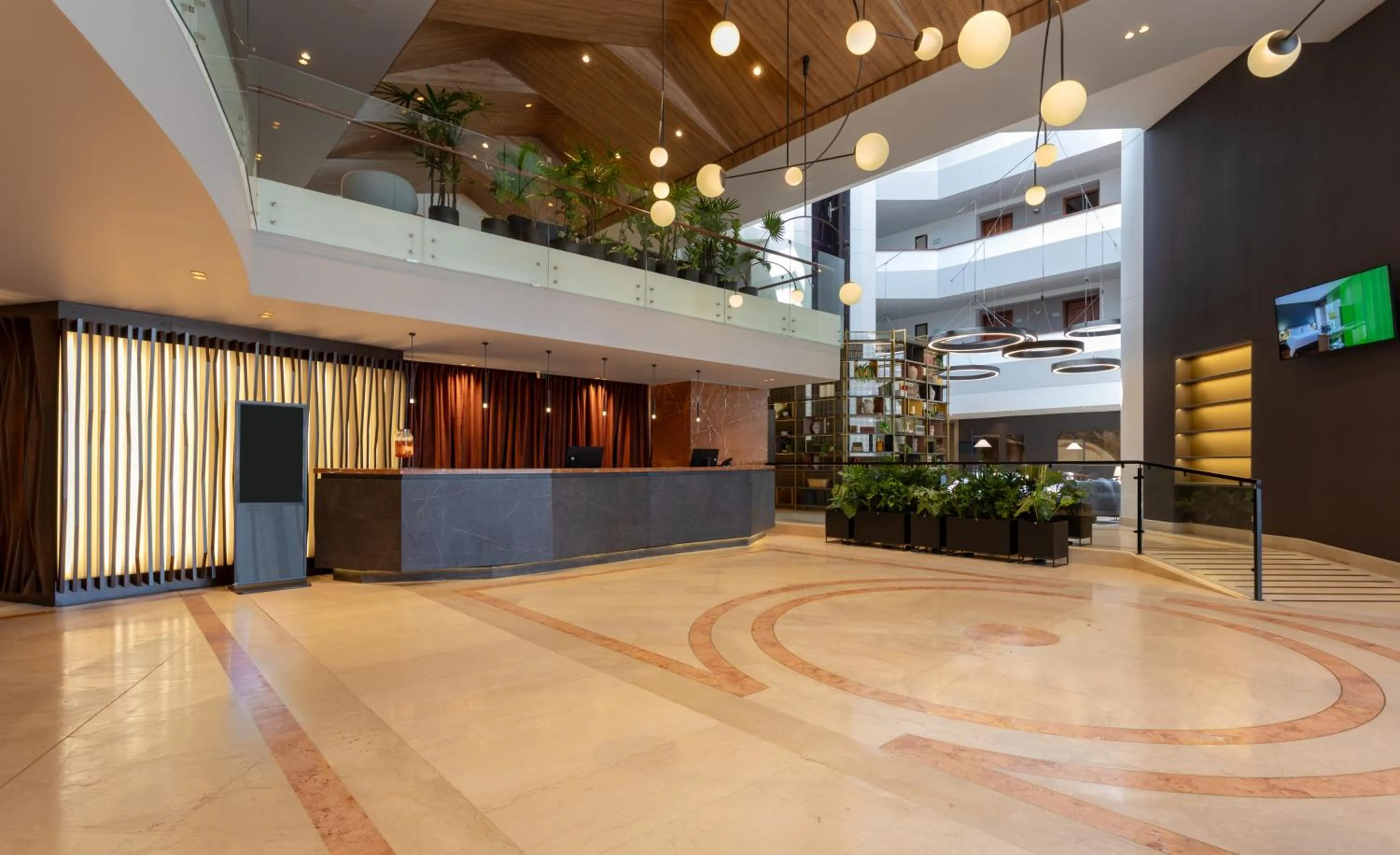 Lobby or reception in Cosmos 100 Hotel & Centro de Convenciones - Hoteles Cosmos