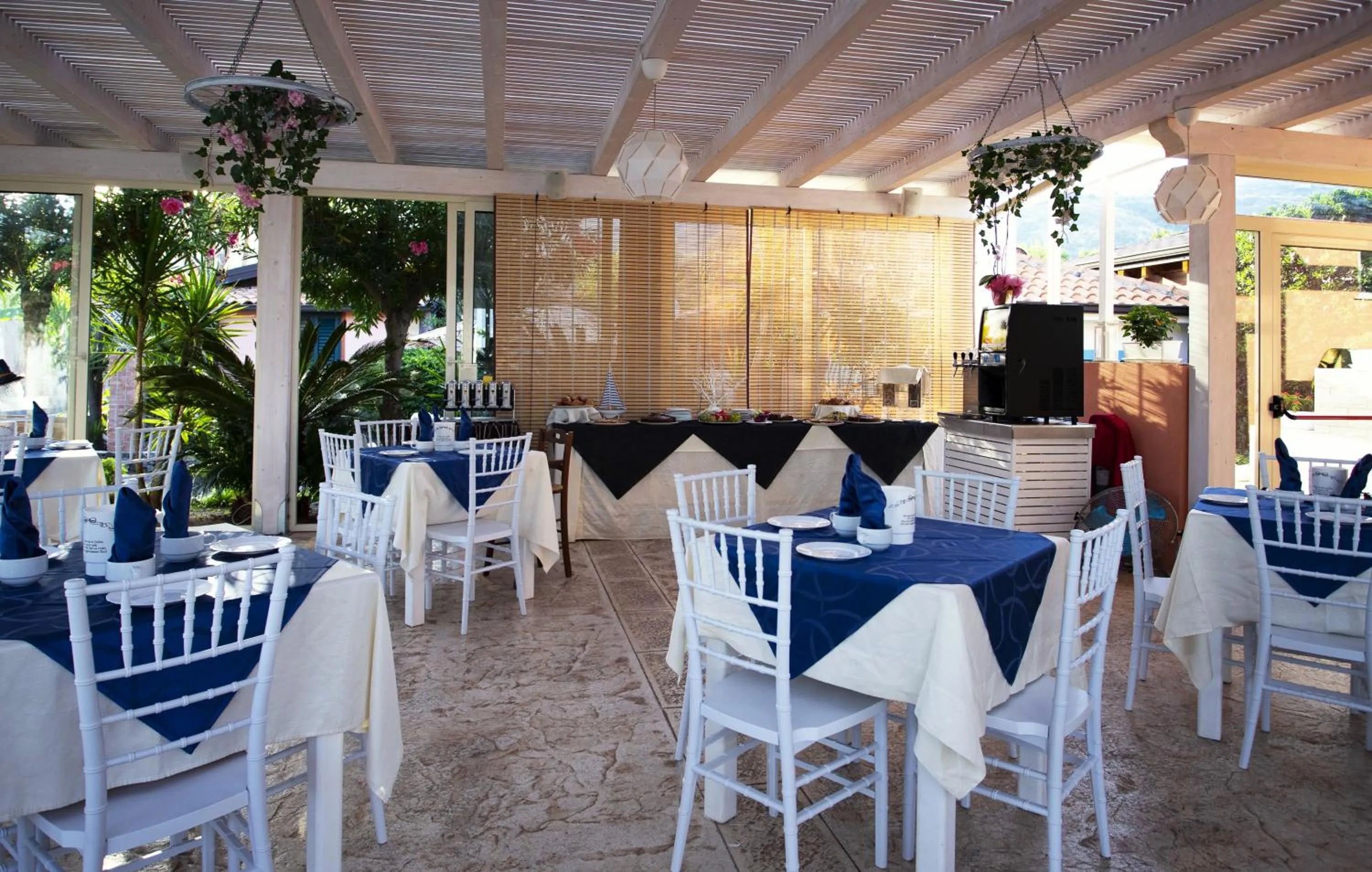 Restaurant/places to eat in Park Oasi Resort