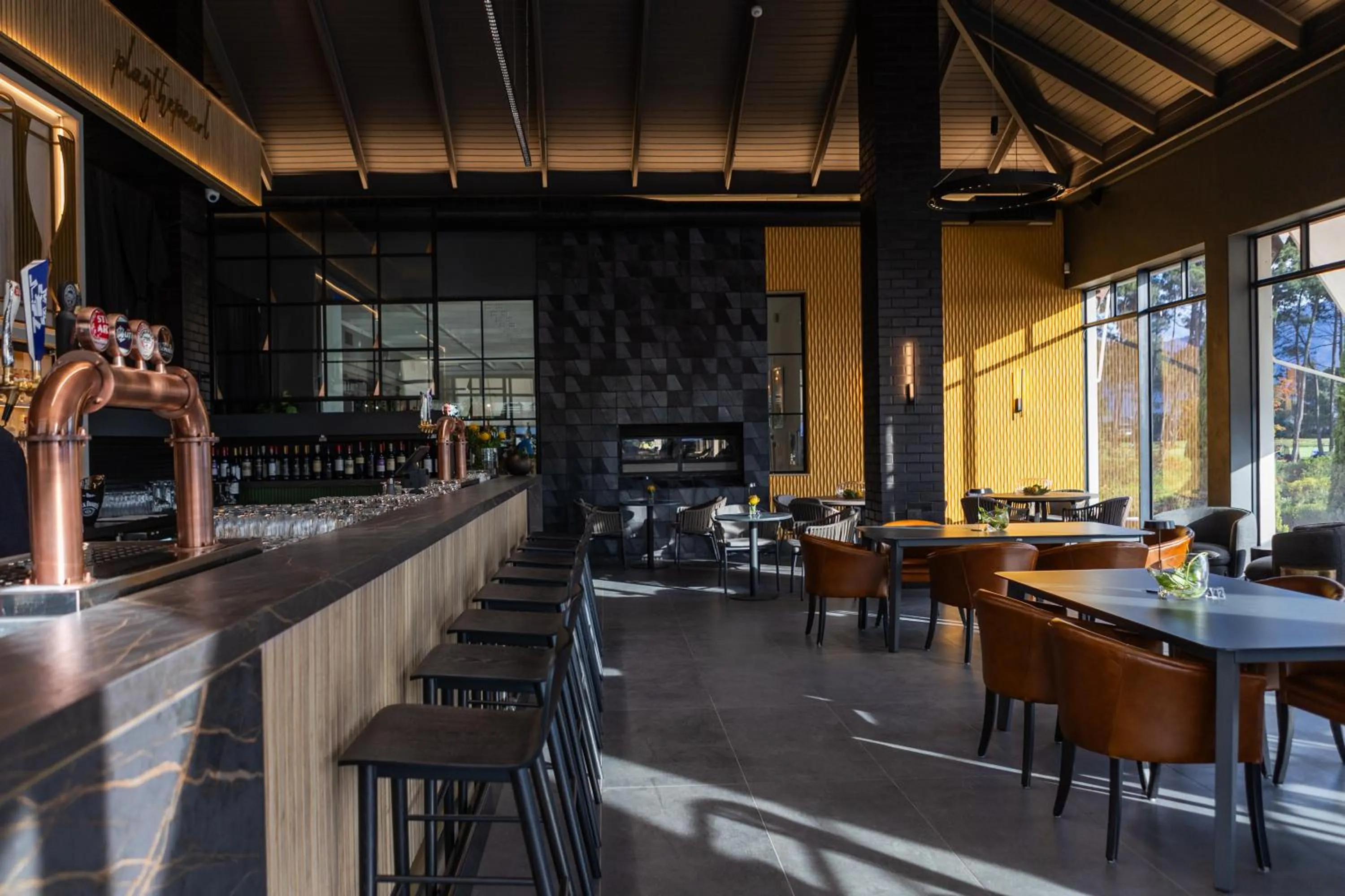 Restaurant/places to eat in Pearl Valley Hotel