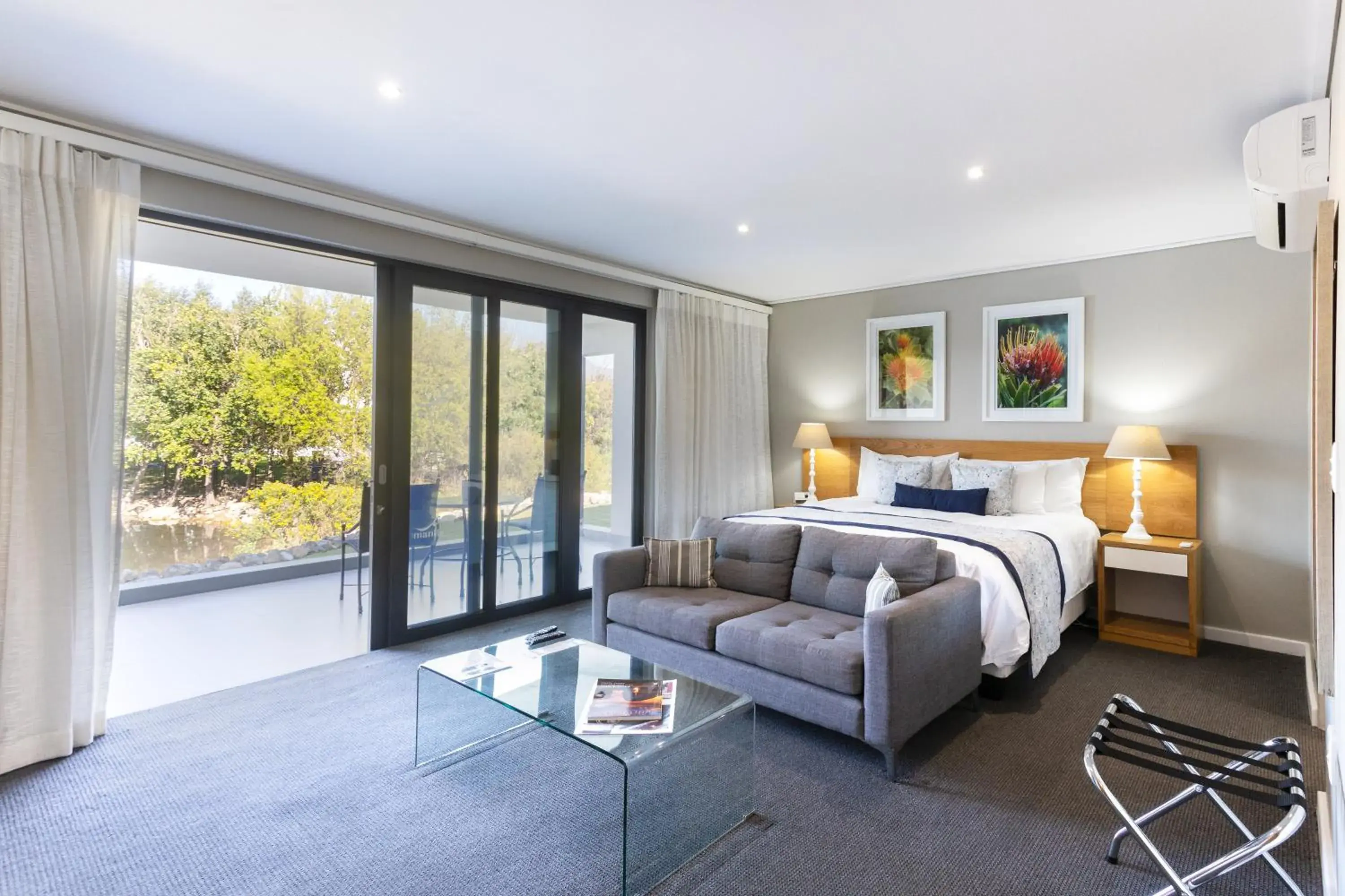 One Bedroom Suite - Lake View in Pearl Valley Hotel One Bedroom Suite - Lake View in Pearl Valley Hotel