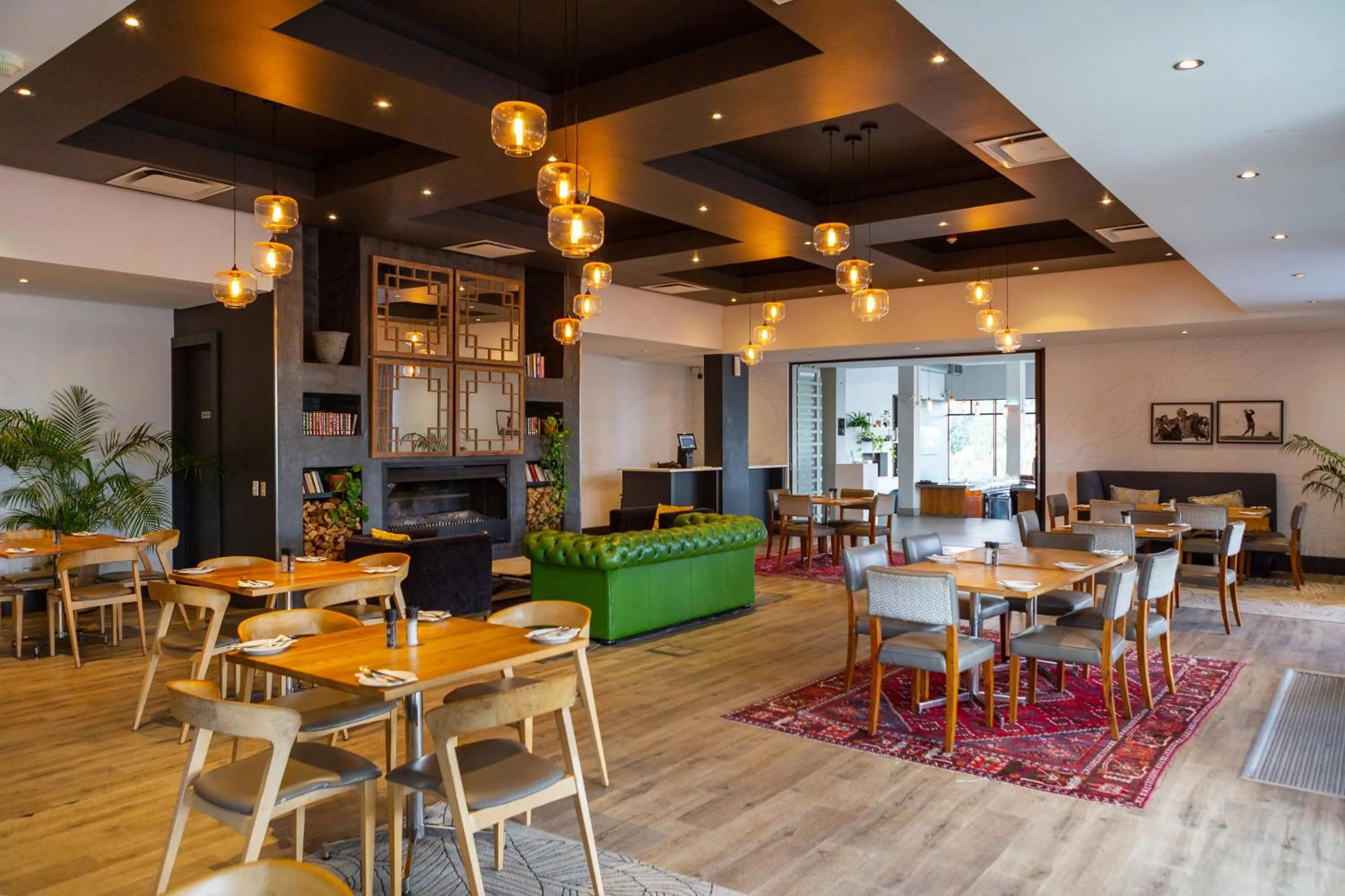 Restaurant/places to eat in Pearl Valley Hotel