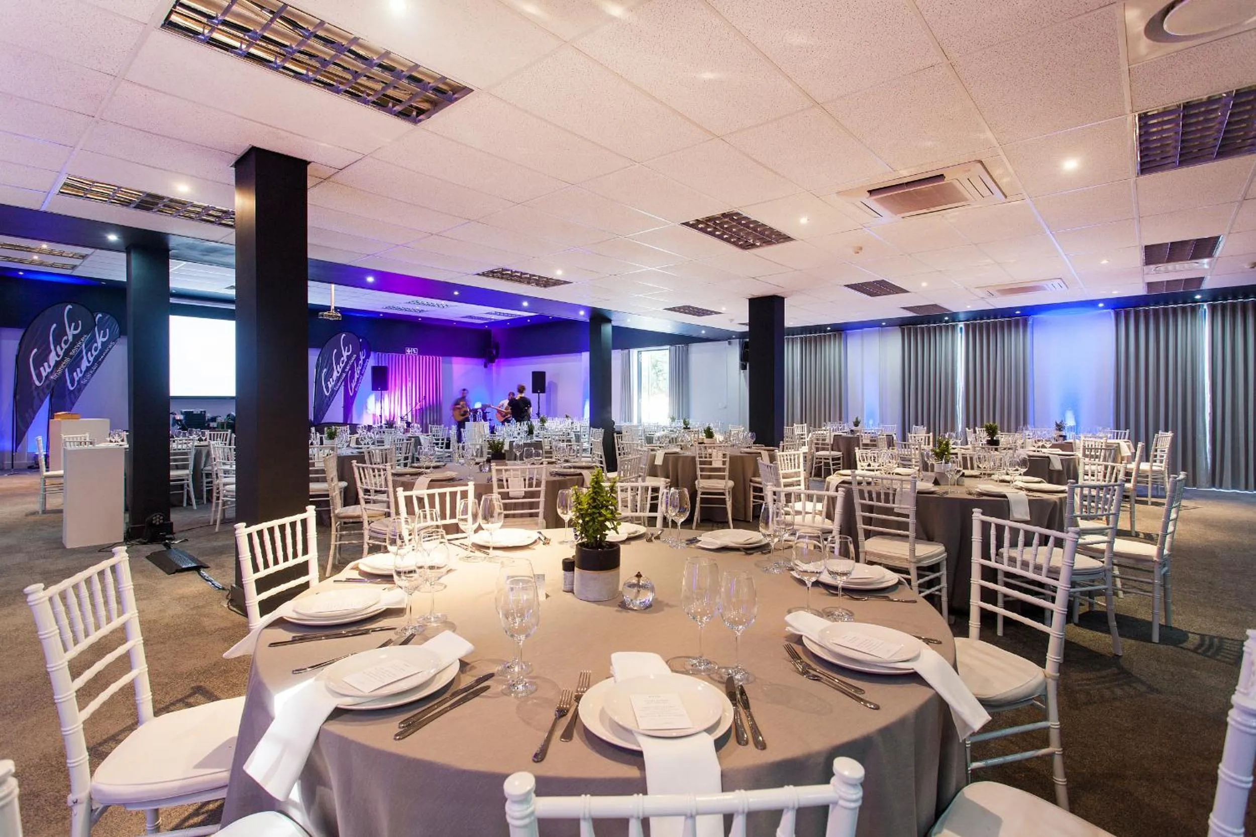 Restaurant/places to eat in Pearl Valley Hotel