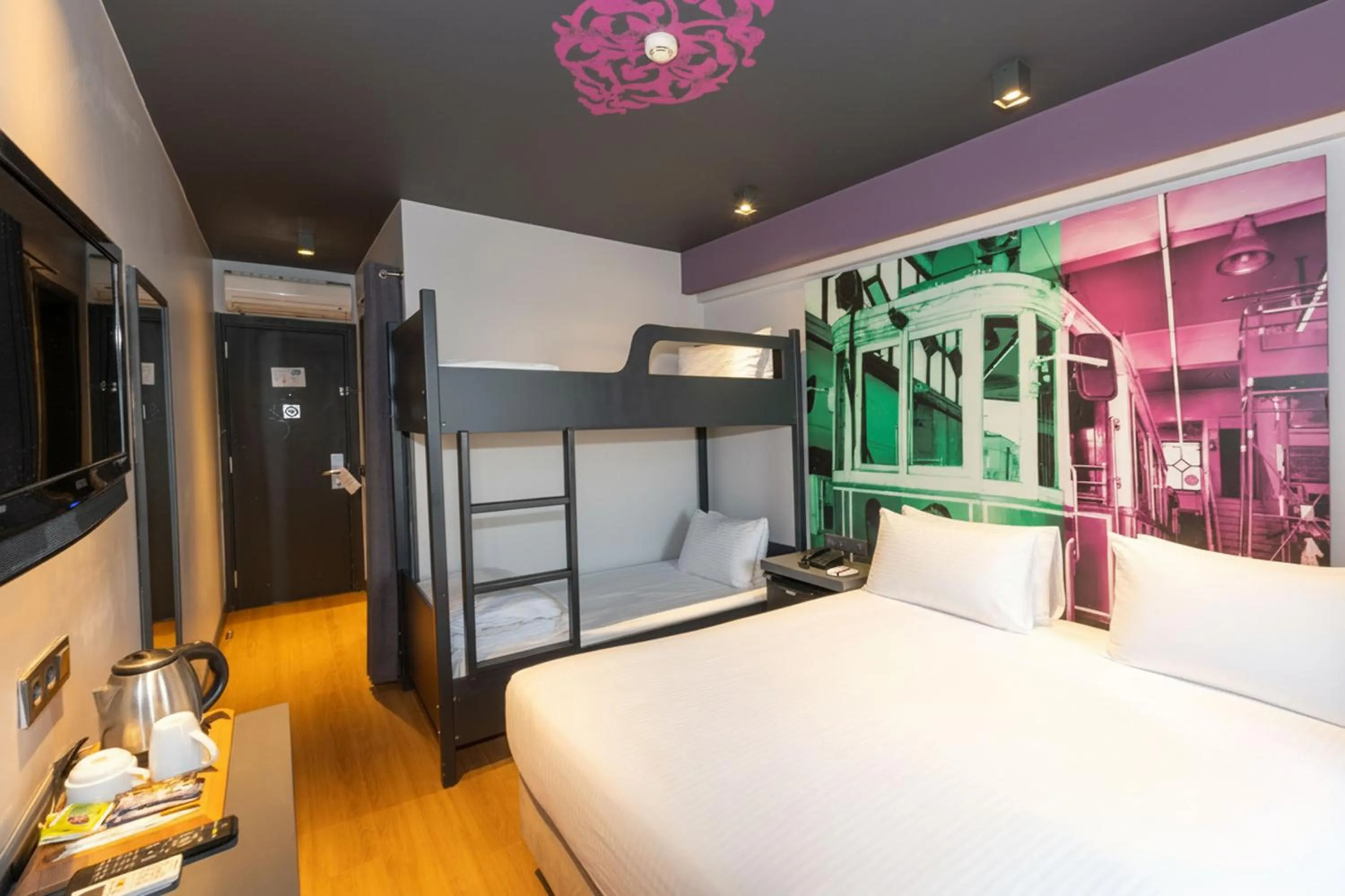 Photo of the whole room, Bed in Tulip City Hotel & Spa