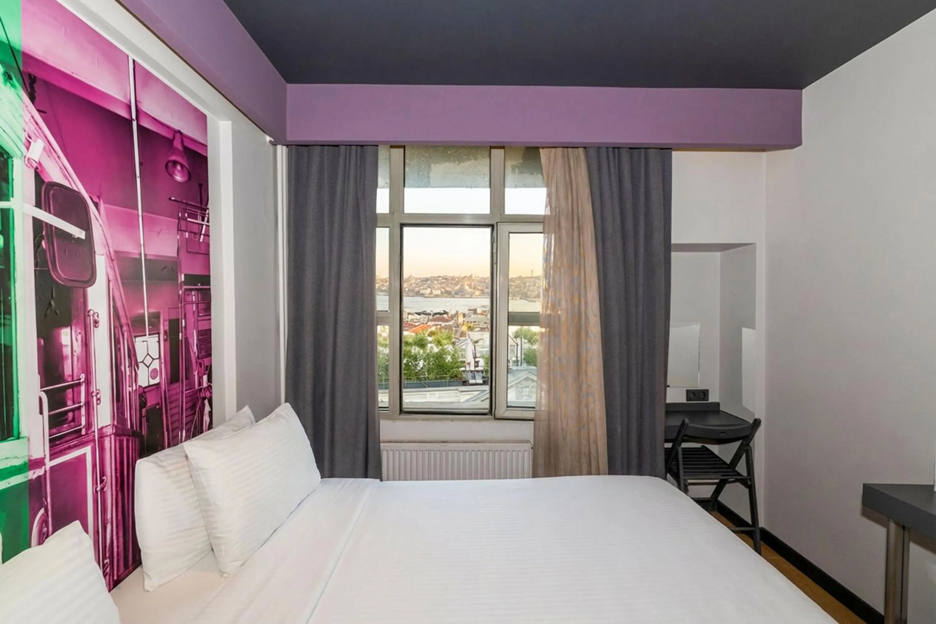 Photo of the whole room, Bed in Tulip City Hotel & Spa