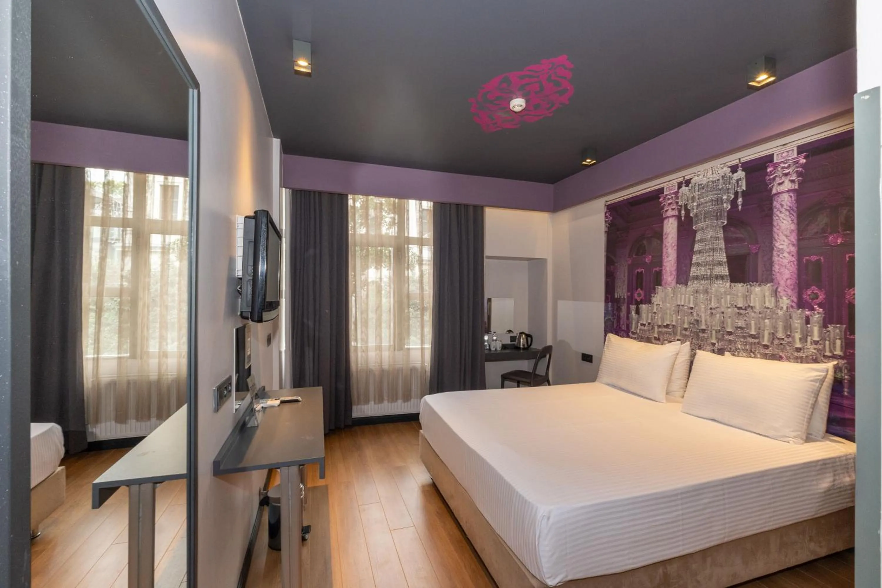 Bed in Tulip City Hotel & Spa