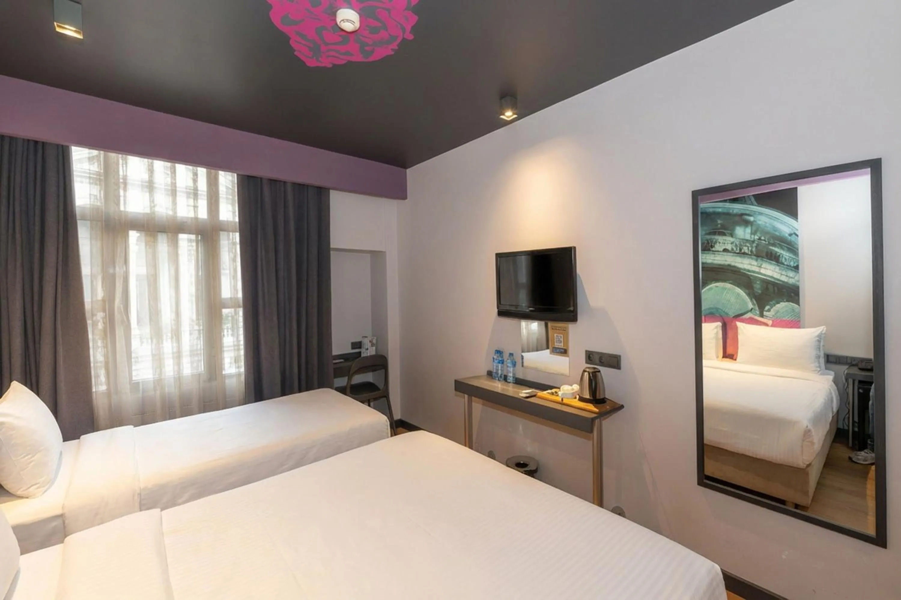 Photo of the whole room, Bed in Tulip City Hotel & Spa