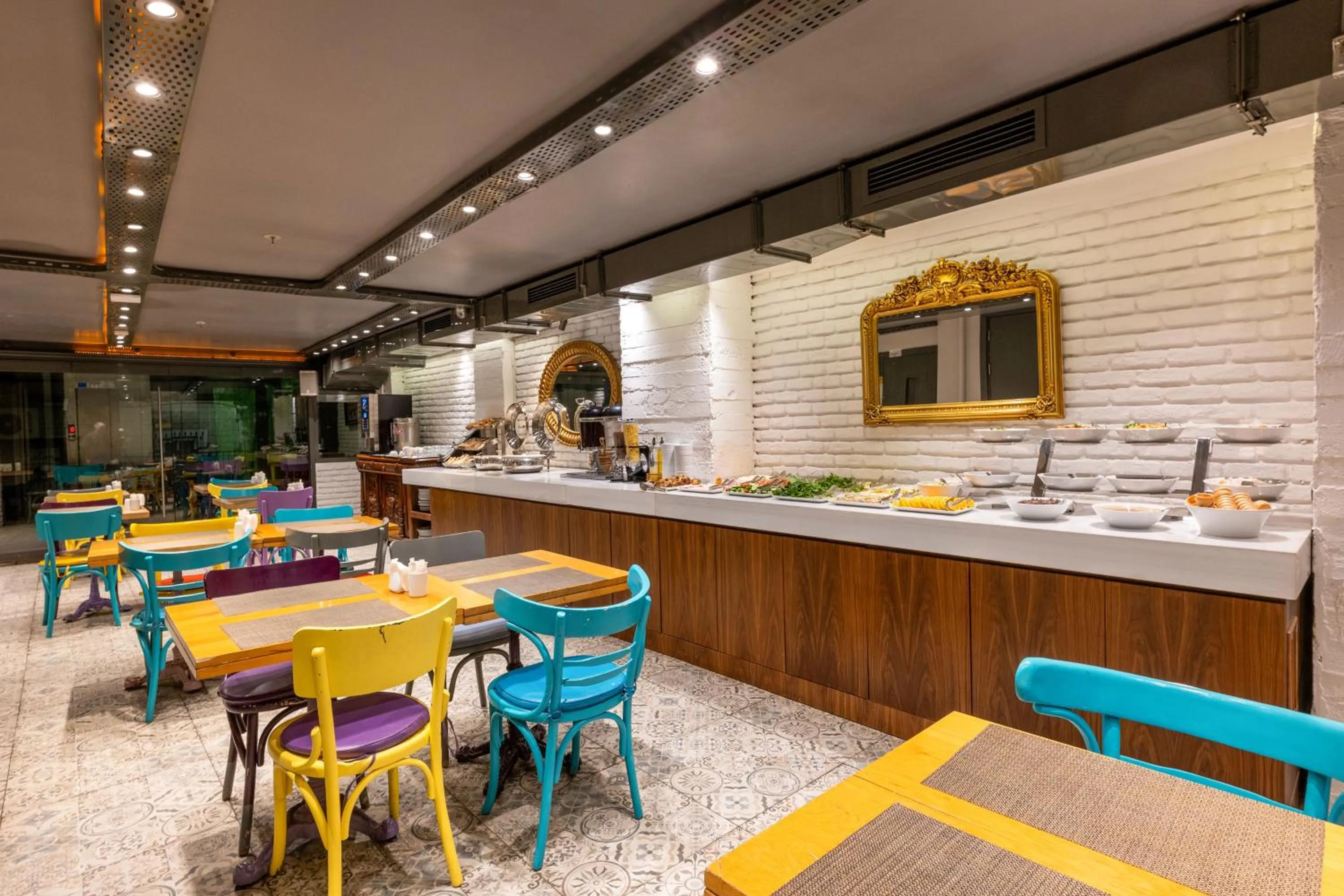 Breakfast in Tulip City Hotel & Spa