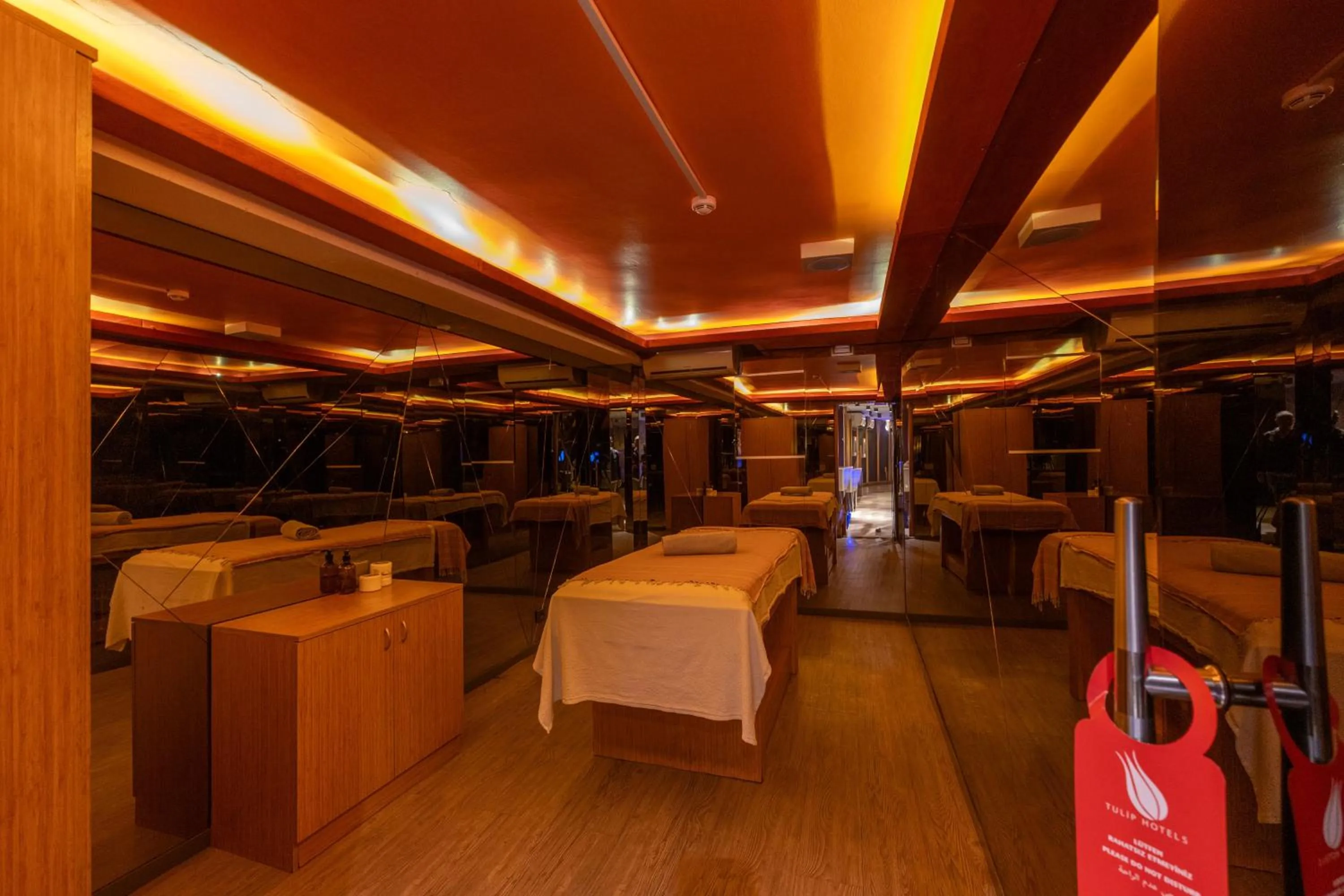 Table tennis in Tulip City Hotel & Spa