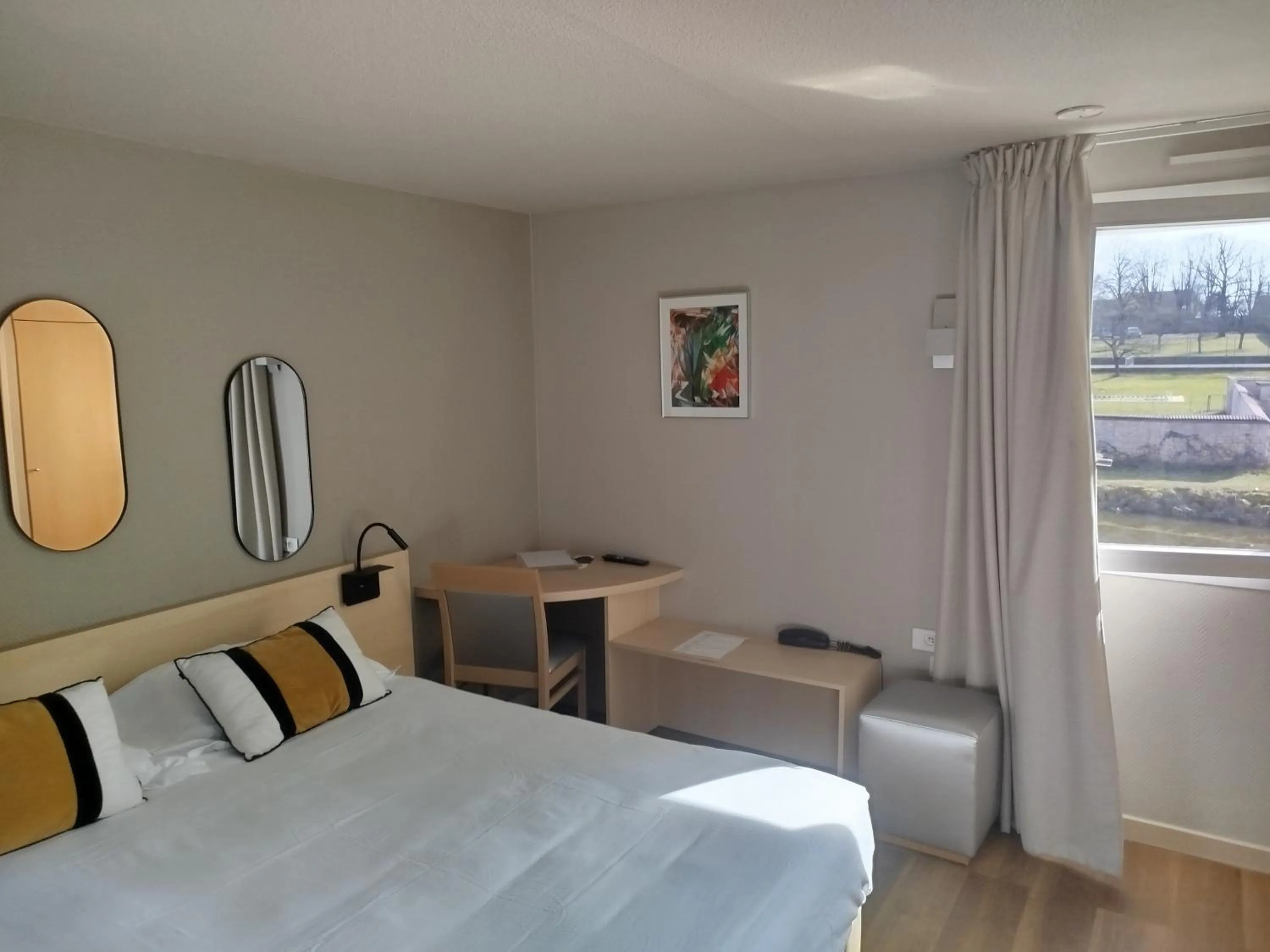 Bed in Le Konine - Hotel & Bar & Restaurant