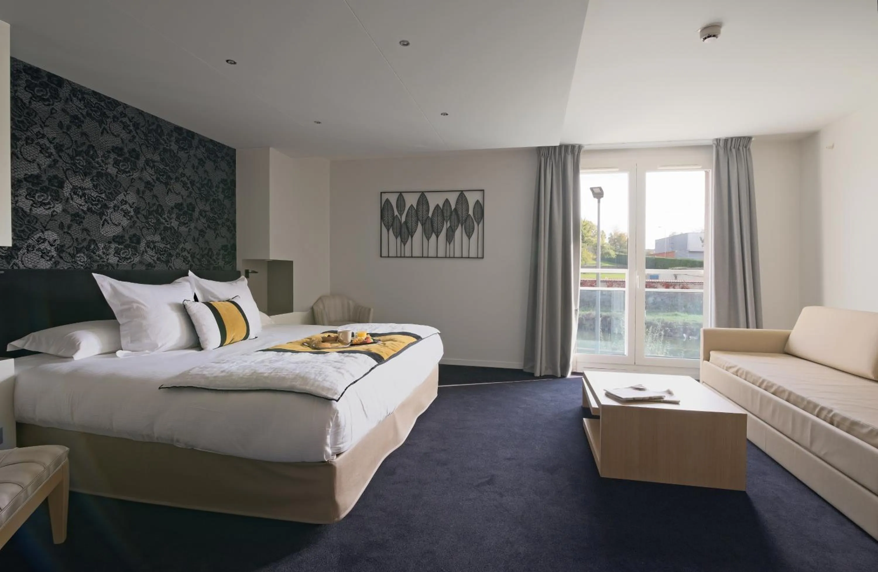 Bedroom, Bed in Le Konine - Hotel & Bar & Restaurant