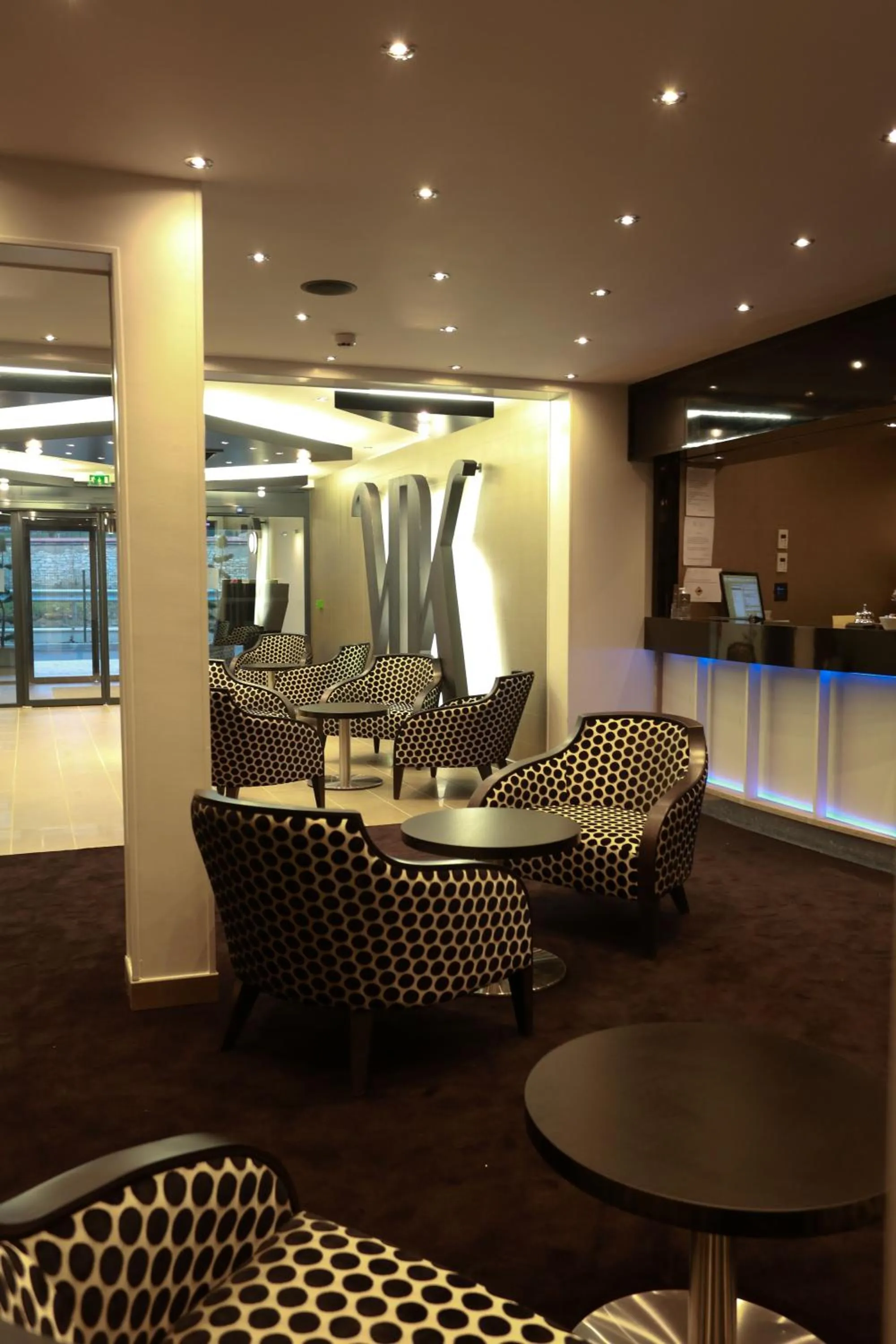 Lobby or reception in Le Konine - Hotel & Bar & Restaurant