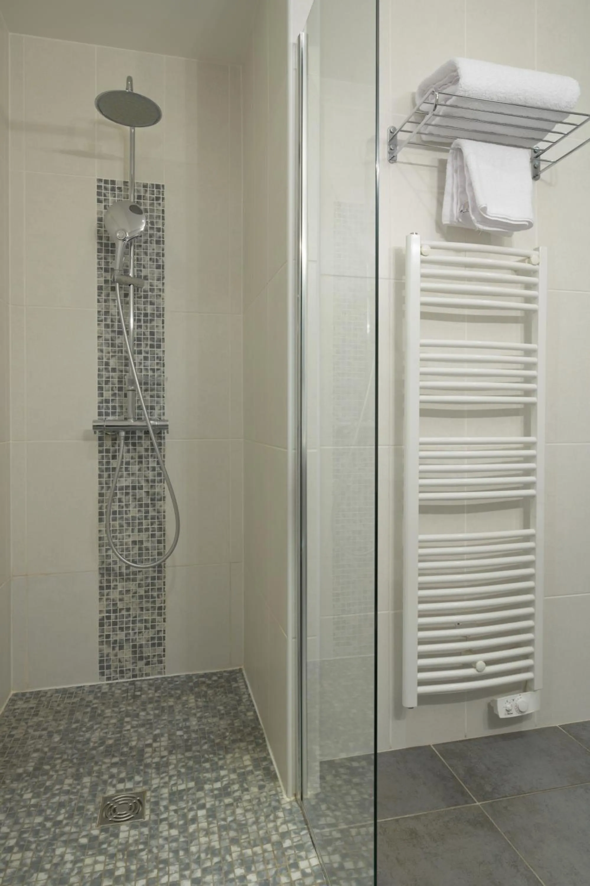 Bathroom in Le Konine - Hotel & Bar & Restaurant