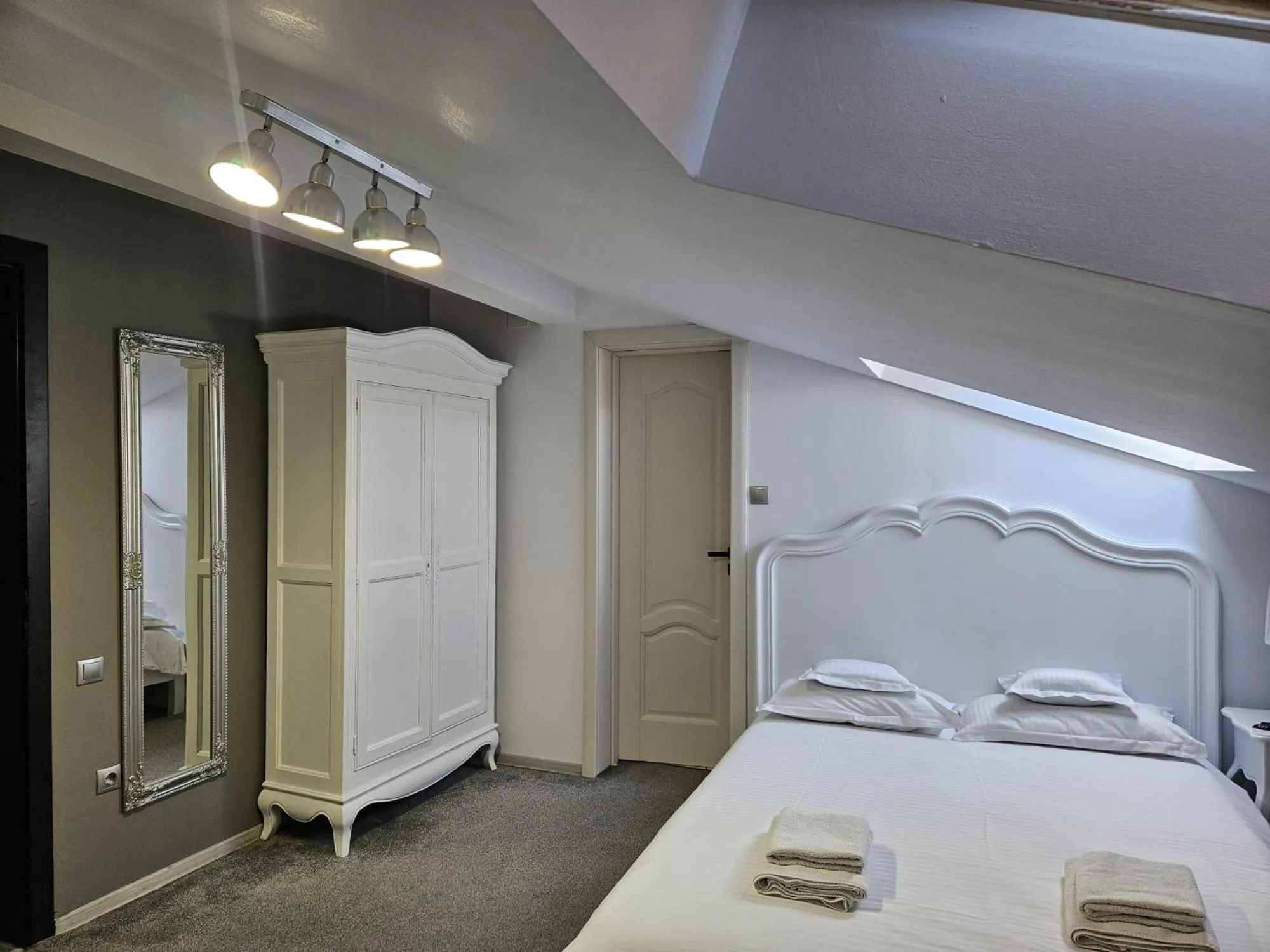 Bed in Meteor Central