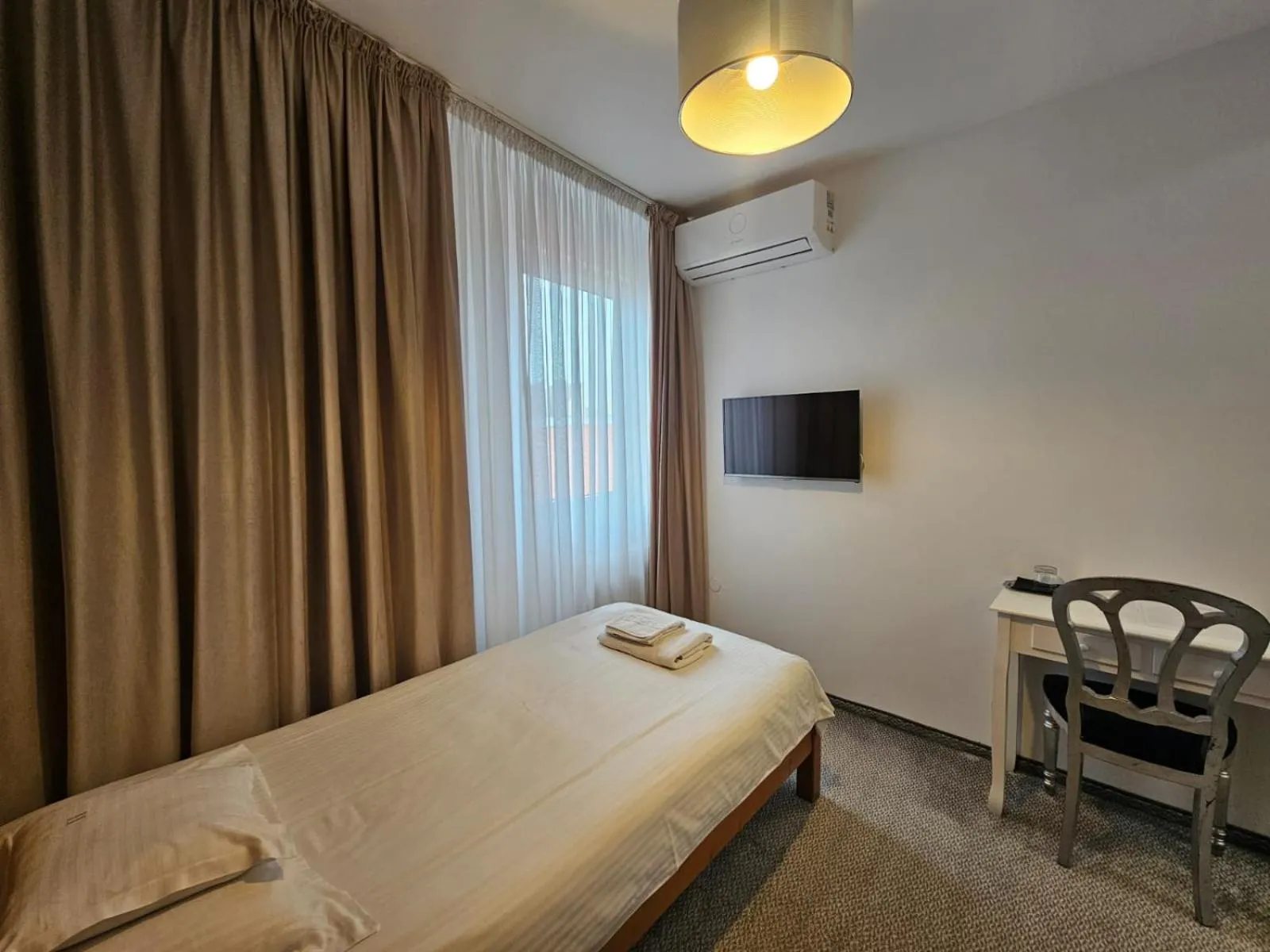 Bed in Meteor Central