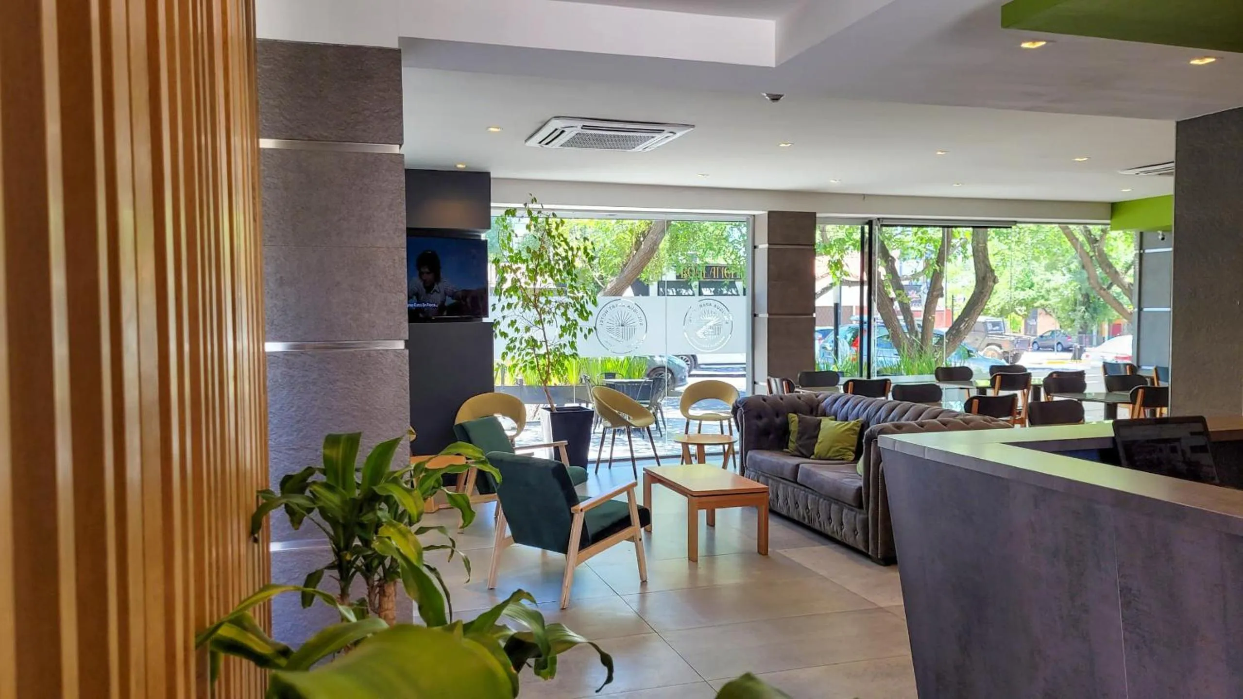 Lobby or reception in Soltigua Apart Hotel Mendoza