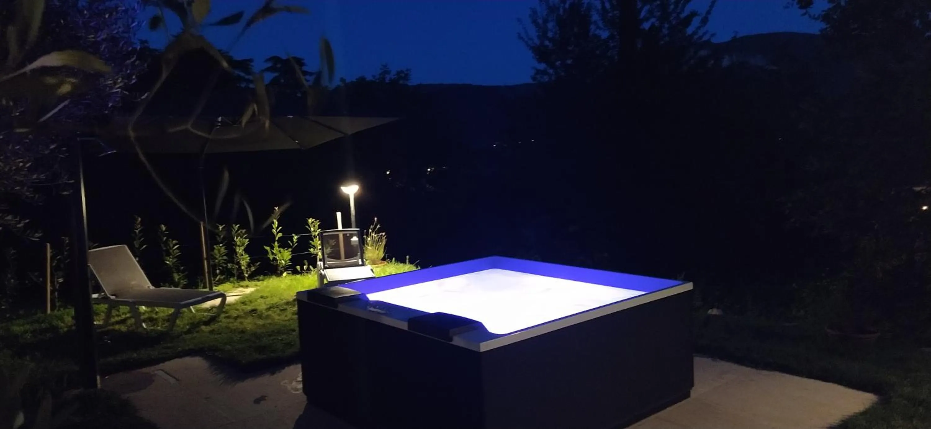Hot Tub in Carmen de Nella Eco Lodge 4*