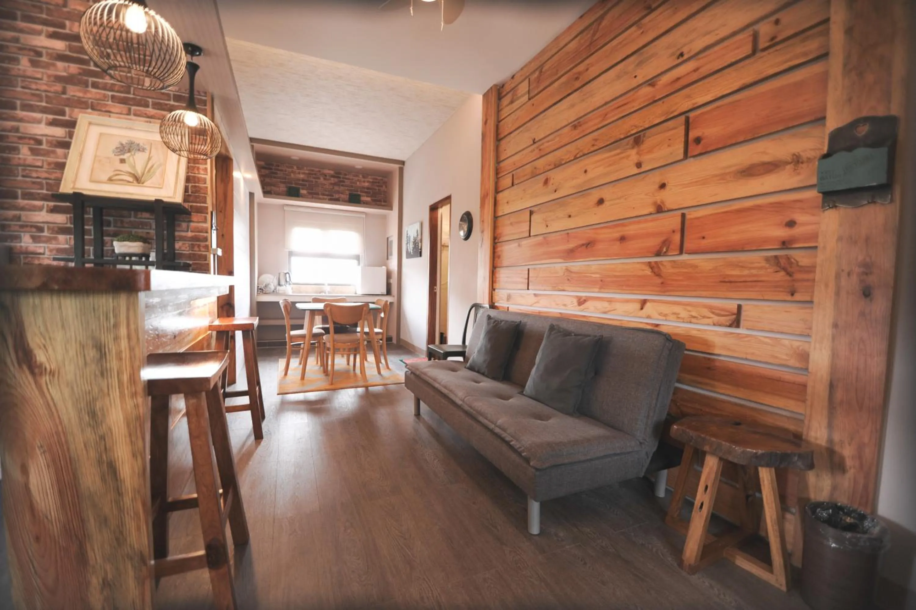 Living room in Pine Breeze Cottages