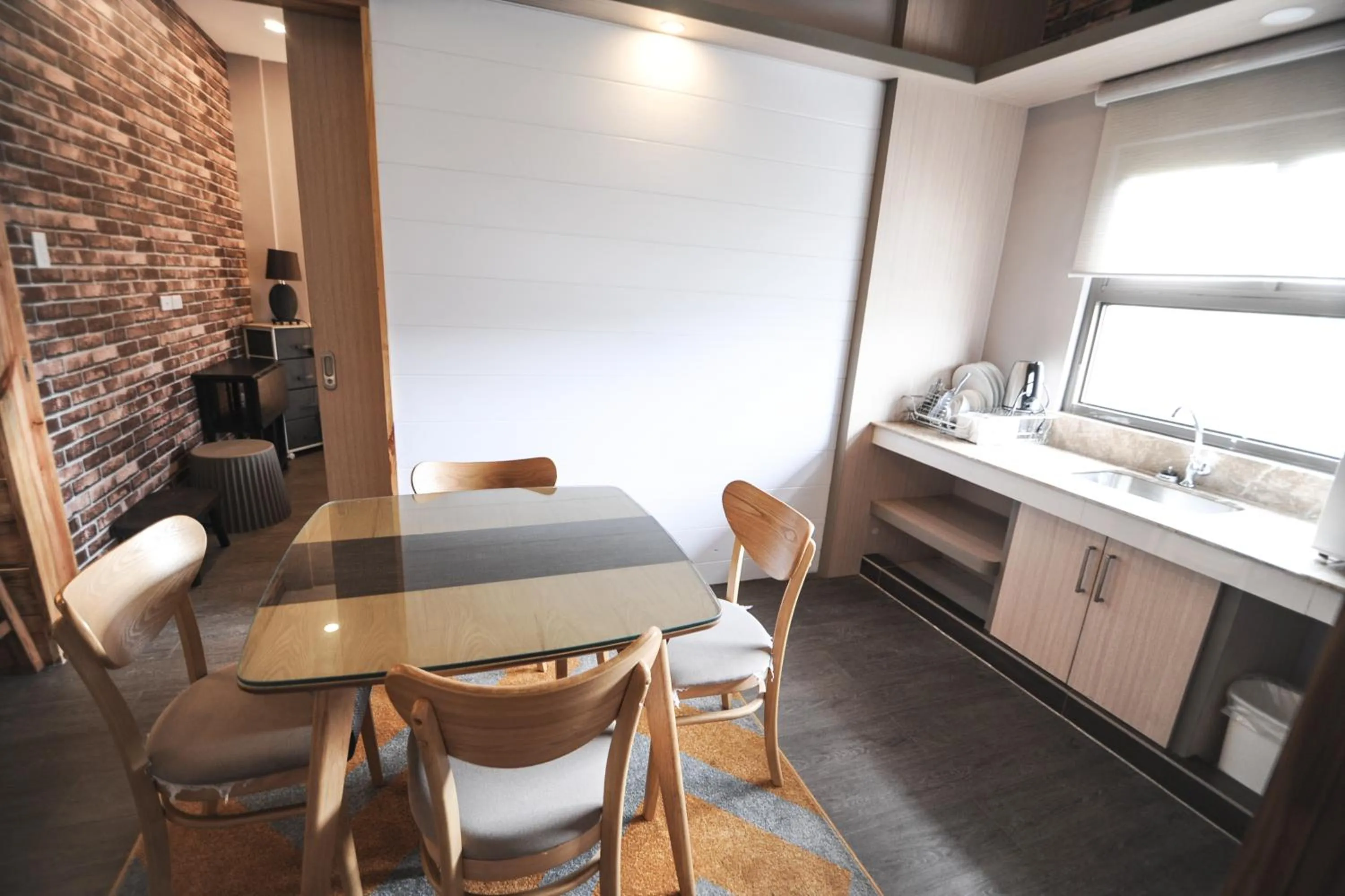Dining area in Pine Breeze Cottages
