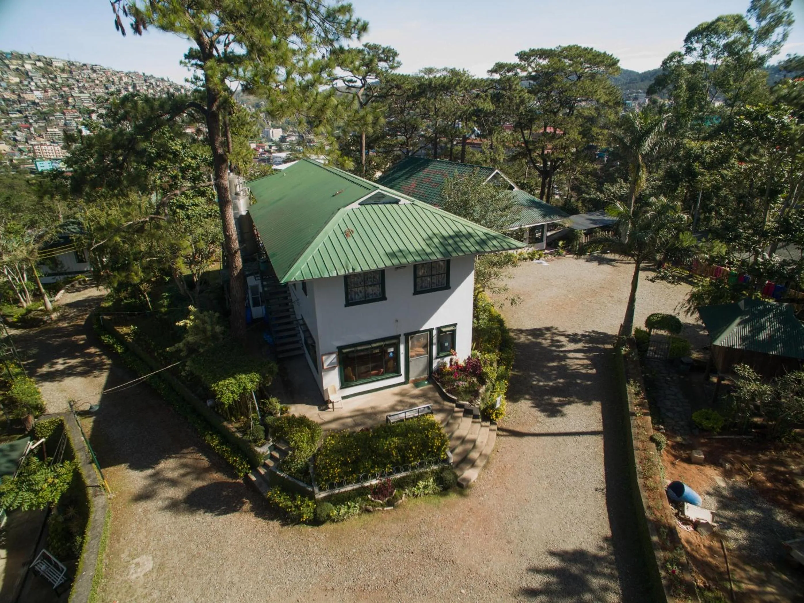 Property building in Pine Breeze Cottages