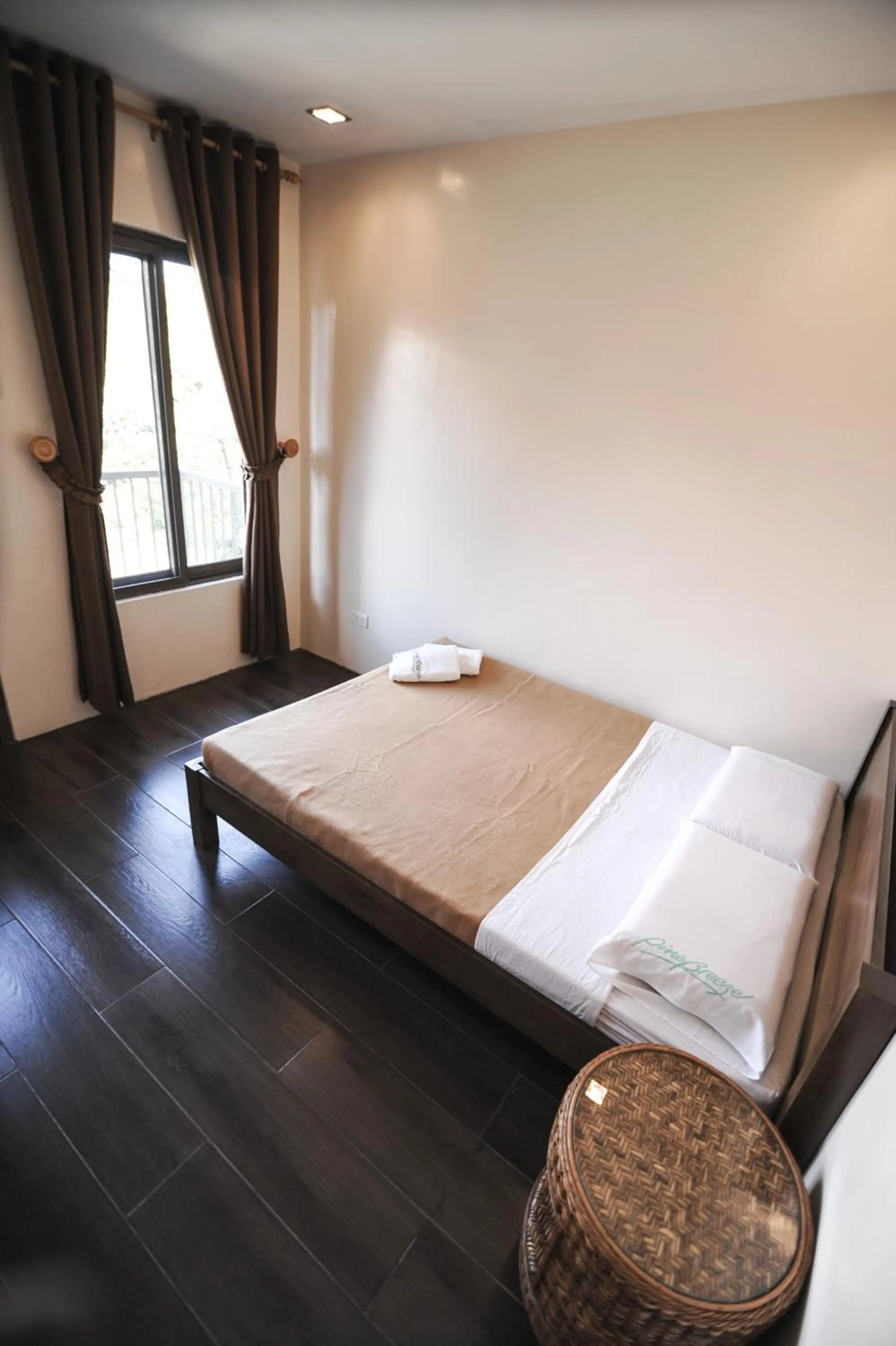 Bedroom, Bed in Pine Breeze Cottages