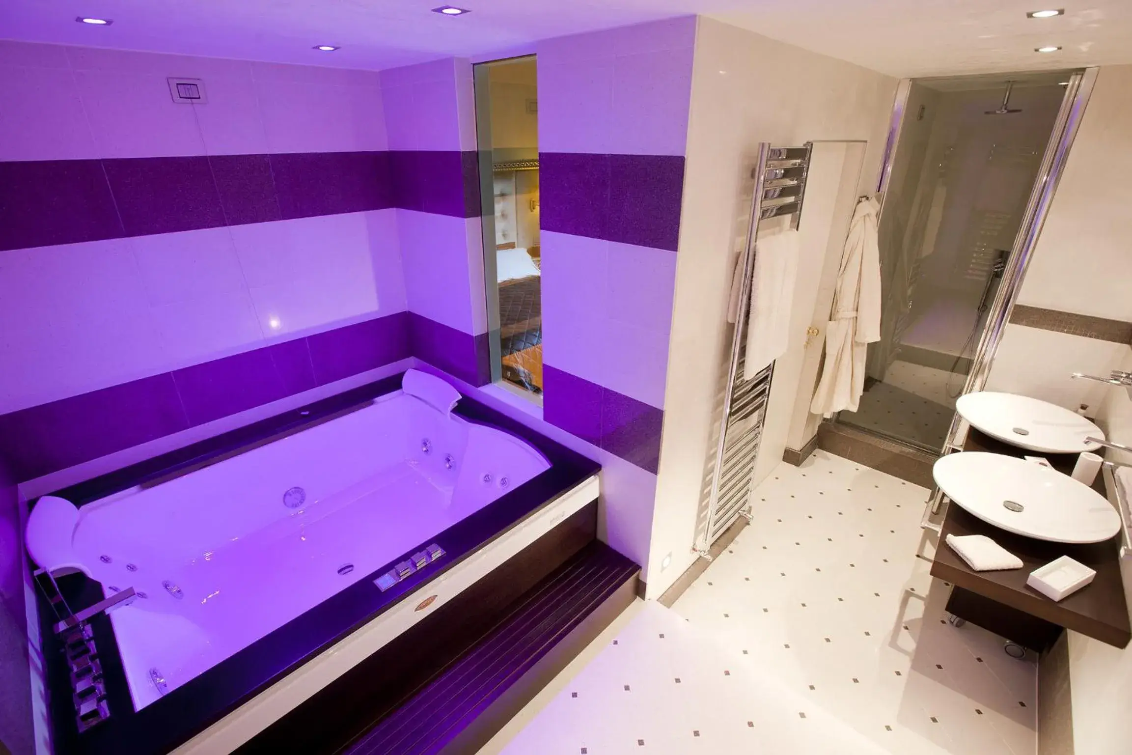 Deluxe Suite with Spa Bath in Palazzo Carletti Deluxe Suite with Spa Bath in Palazzo Carletti