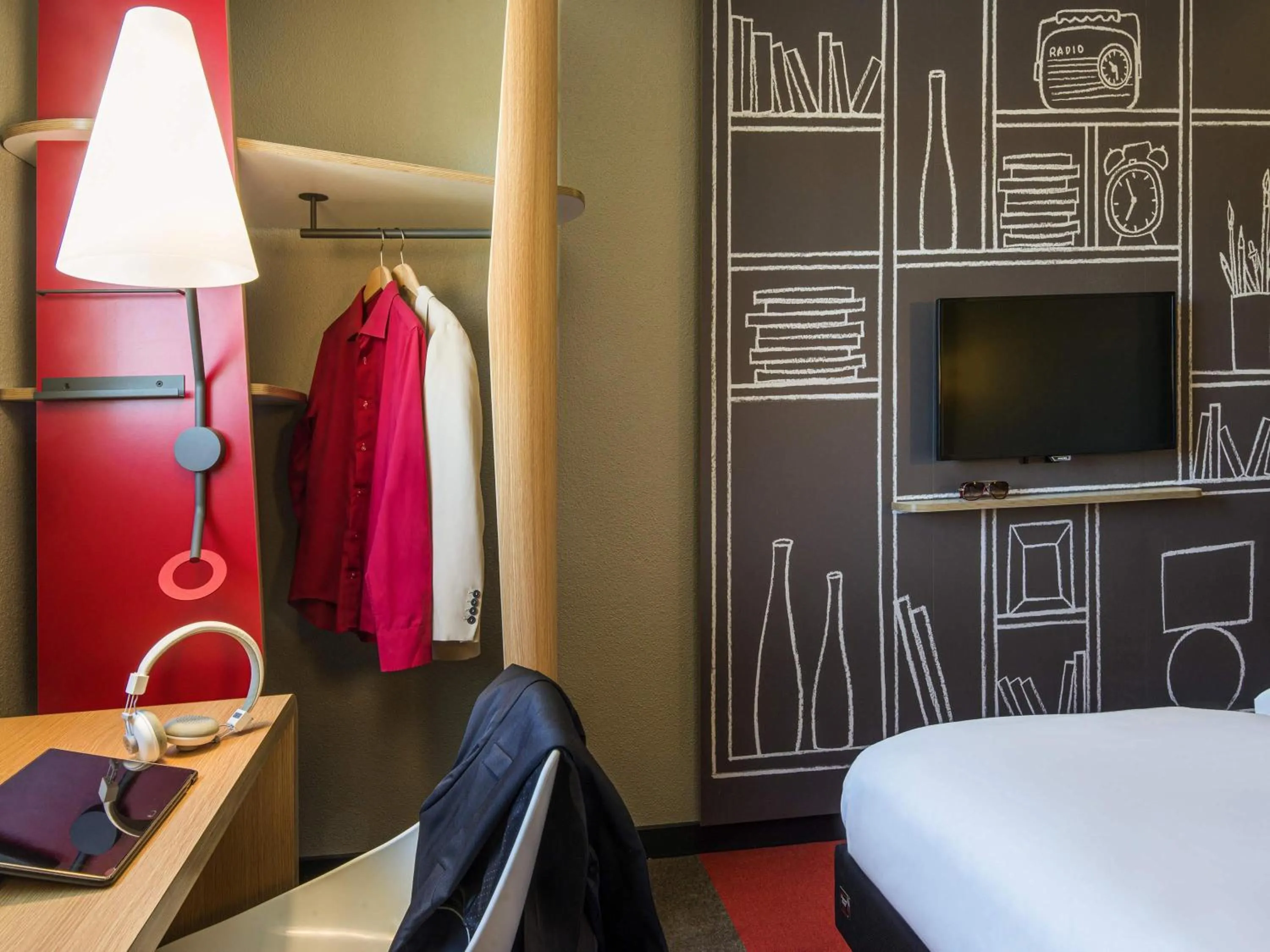 Bedroom, Bed in ibis Manosque Cadarache